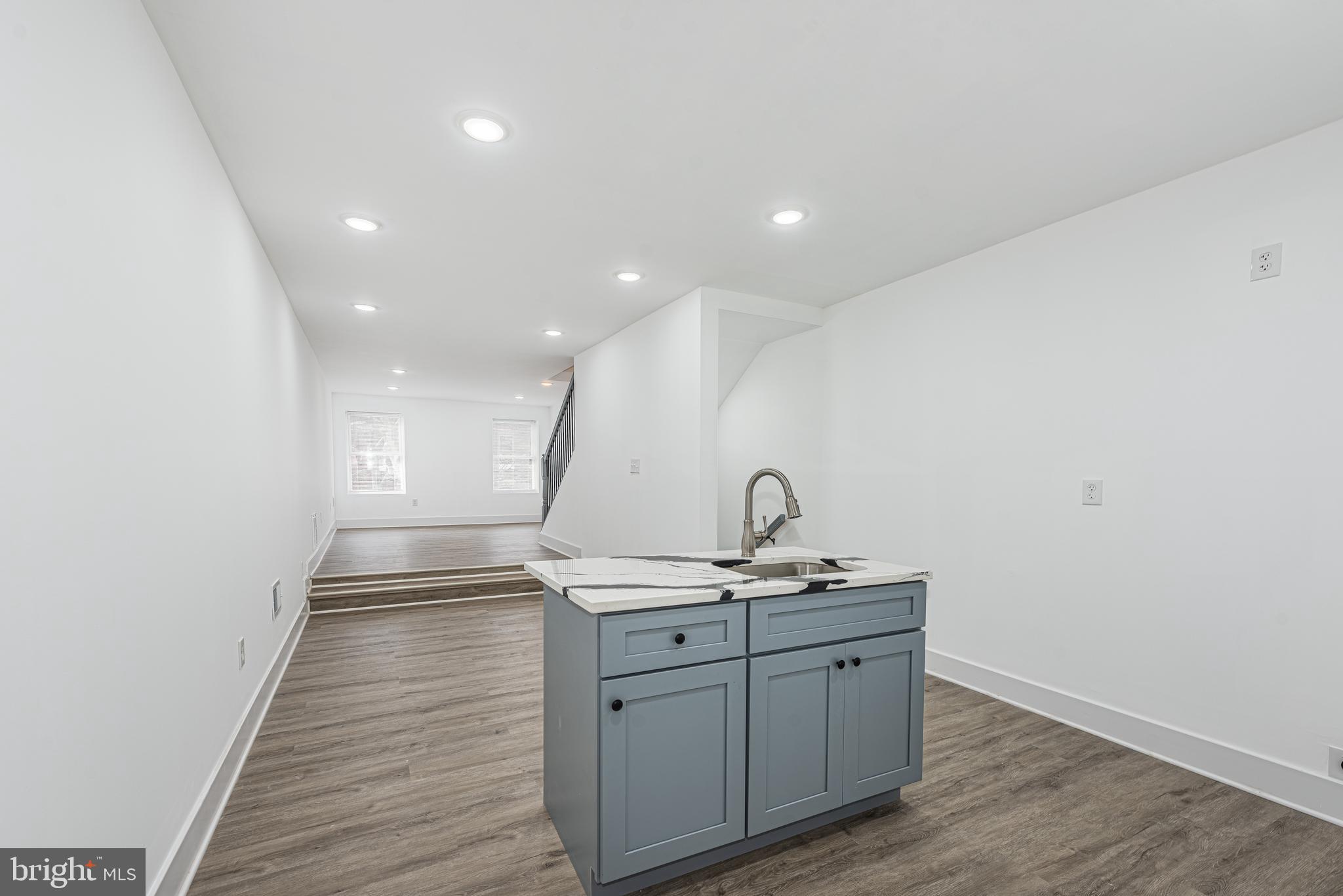 SANDTOWN-WINCHESTER - Residential