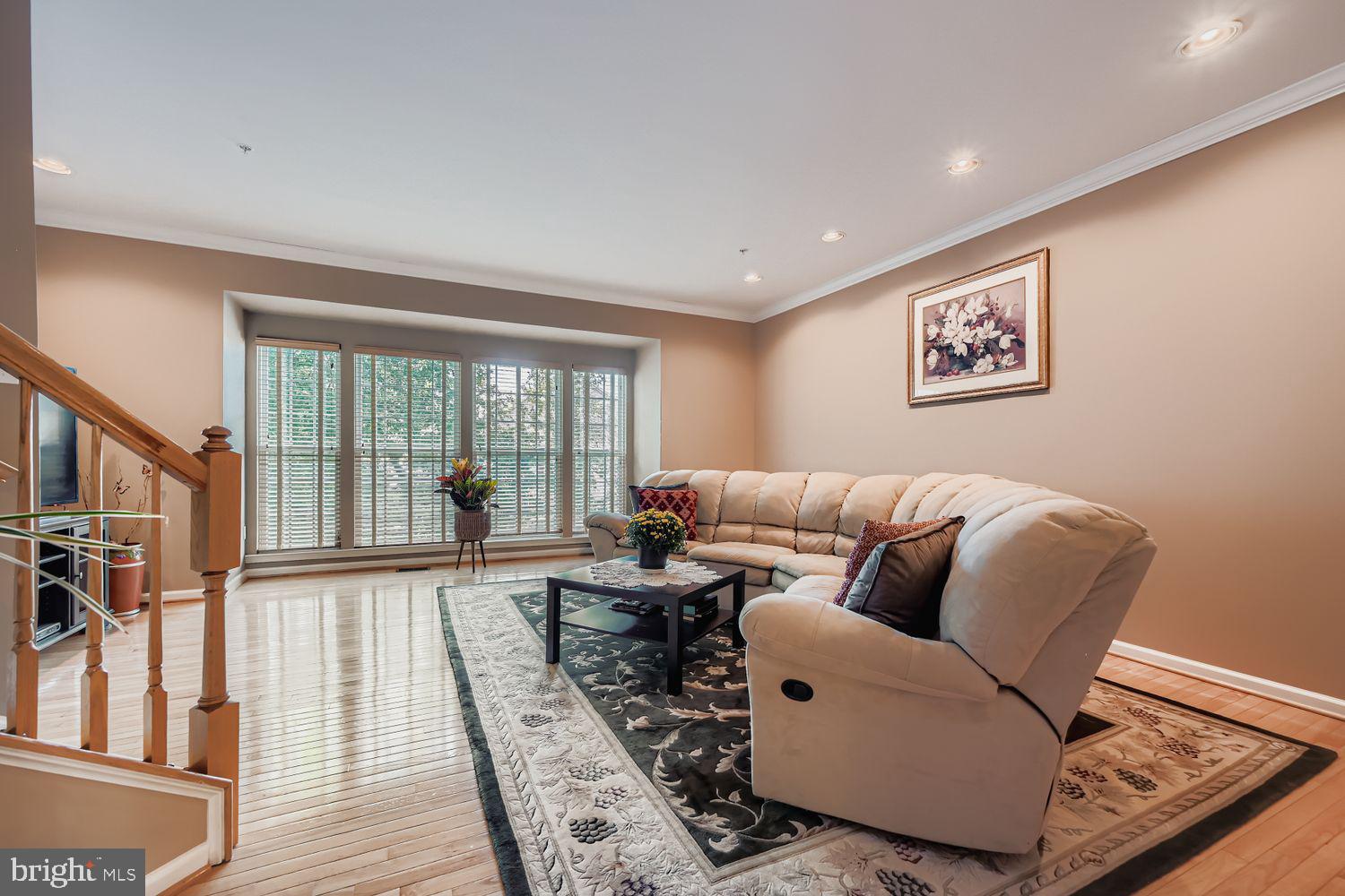 9809 REDWING DRIVE 9809