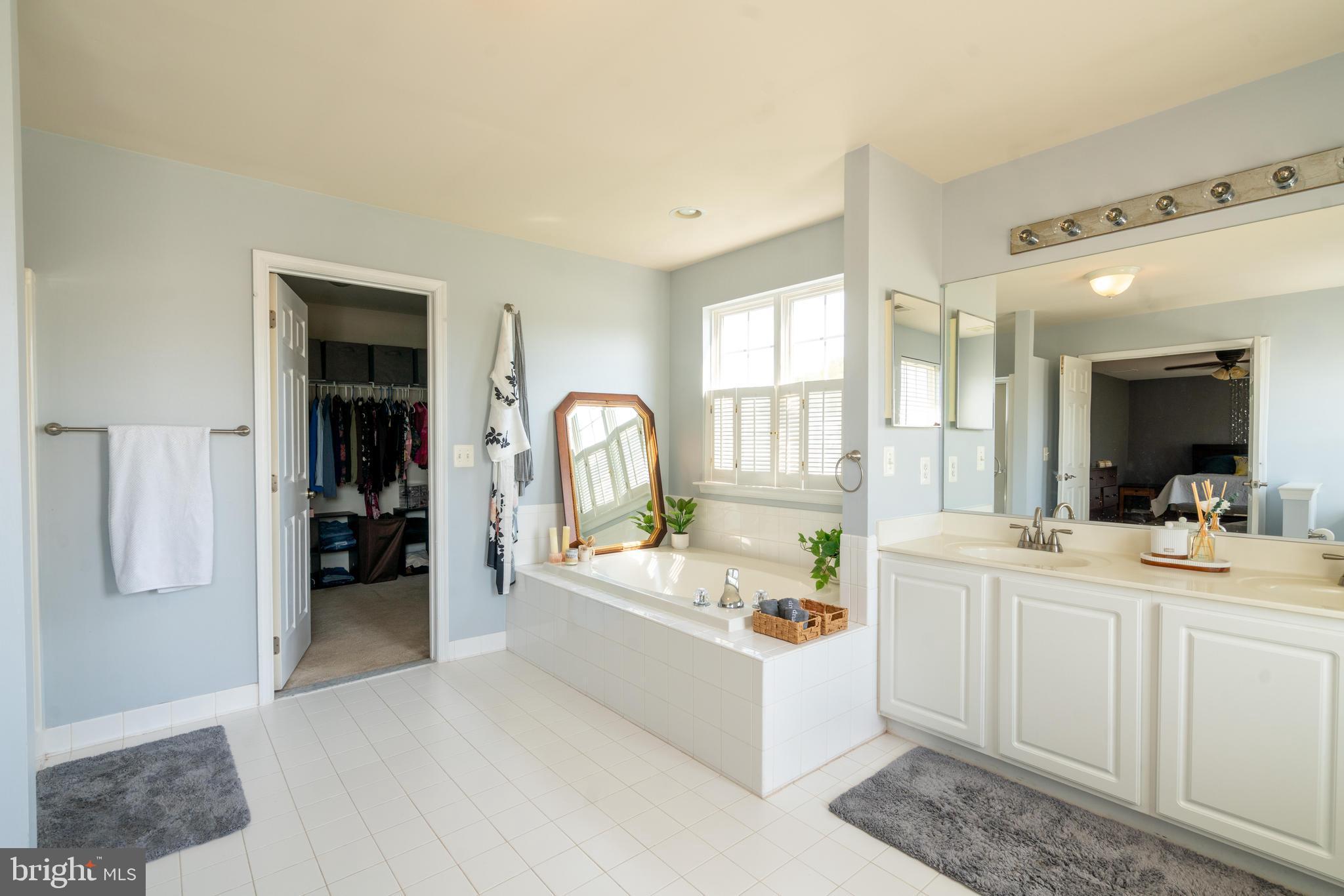 MEADOWBROOK - Residential