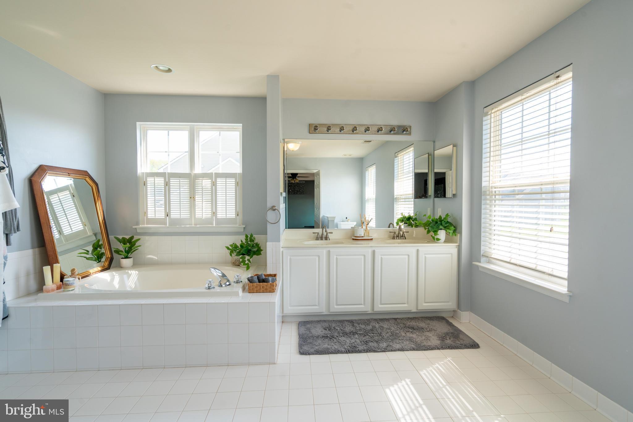 MEADOWBROOK - Residential