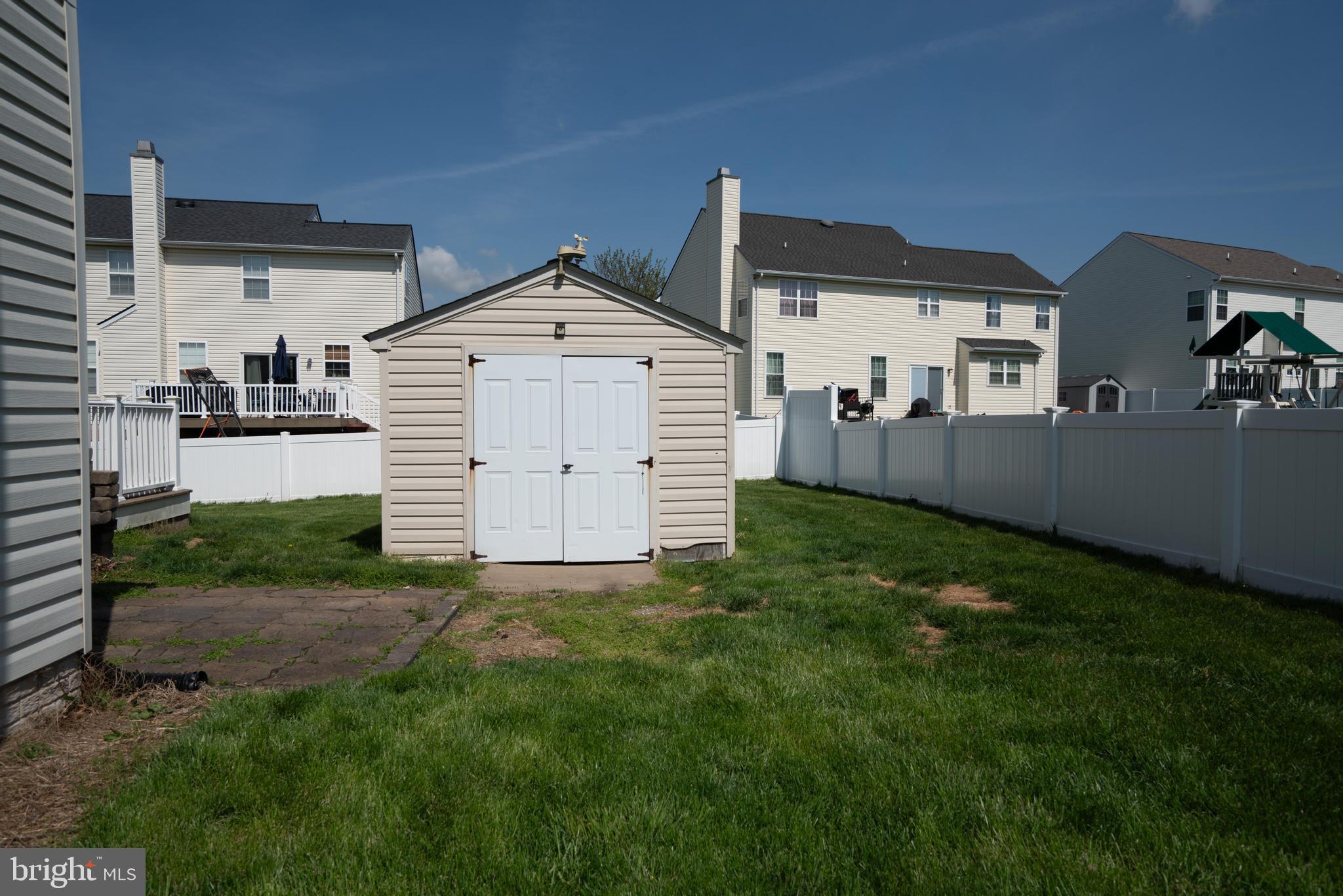 MEADOWBROOK - Residential