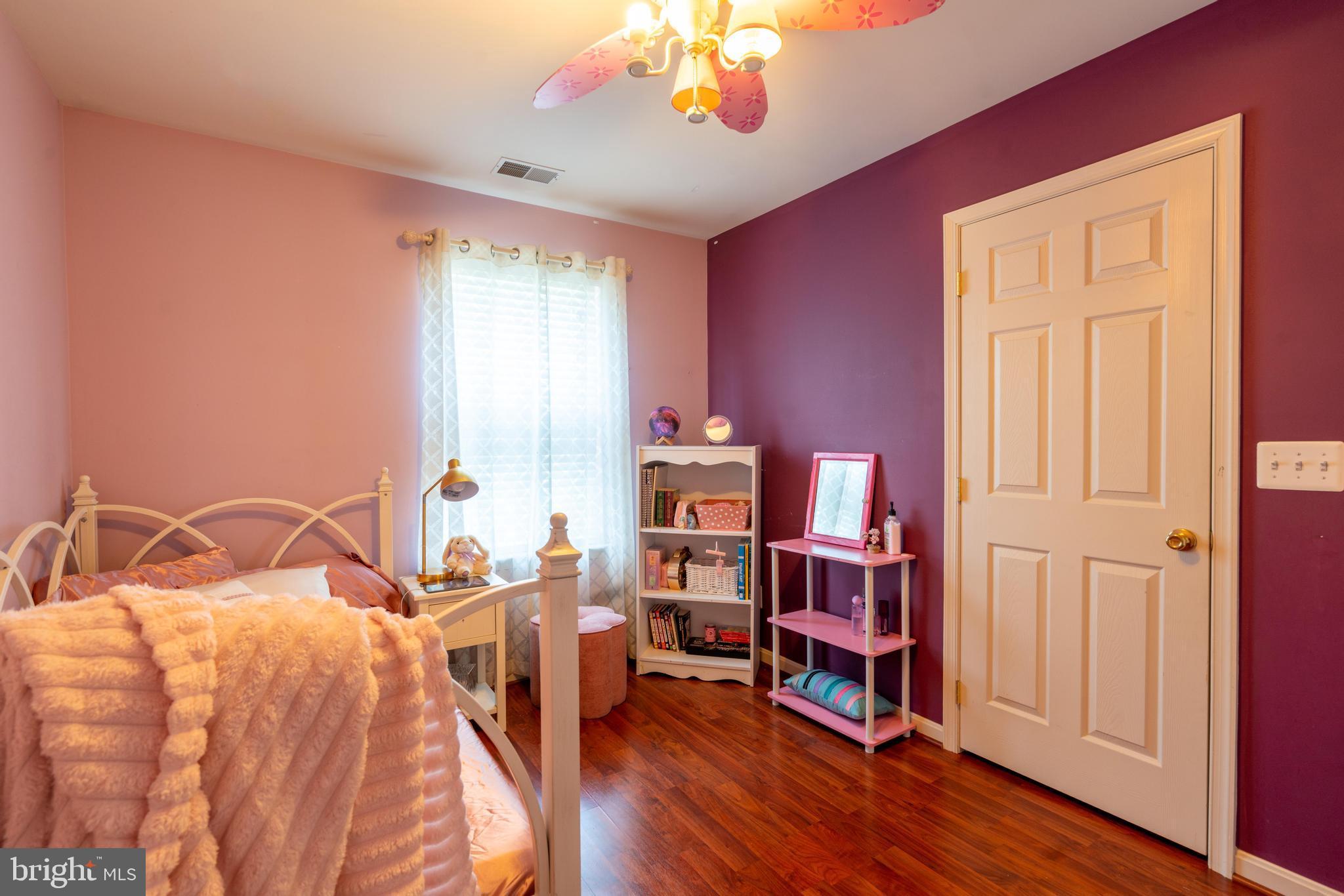 MEADOWBROOK - Residential