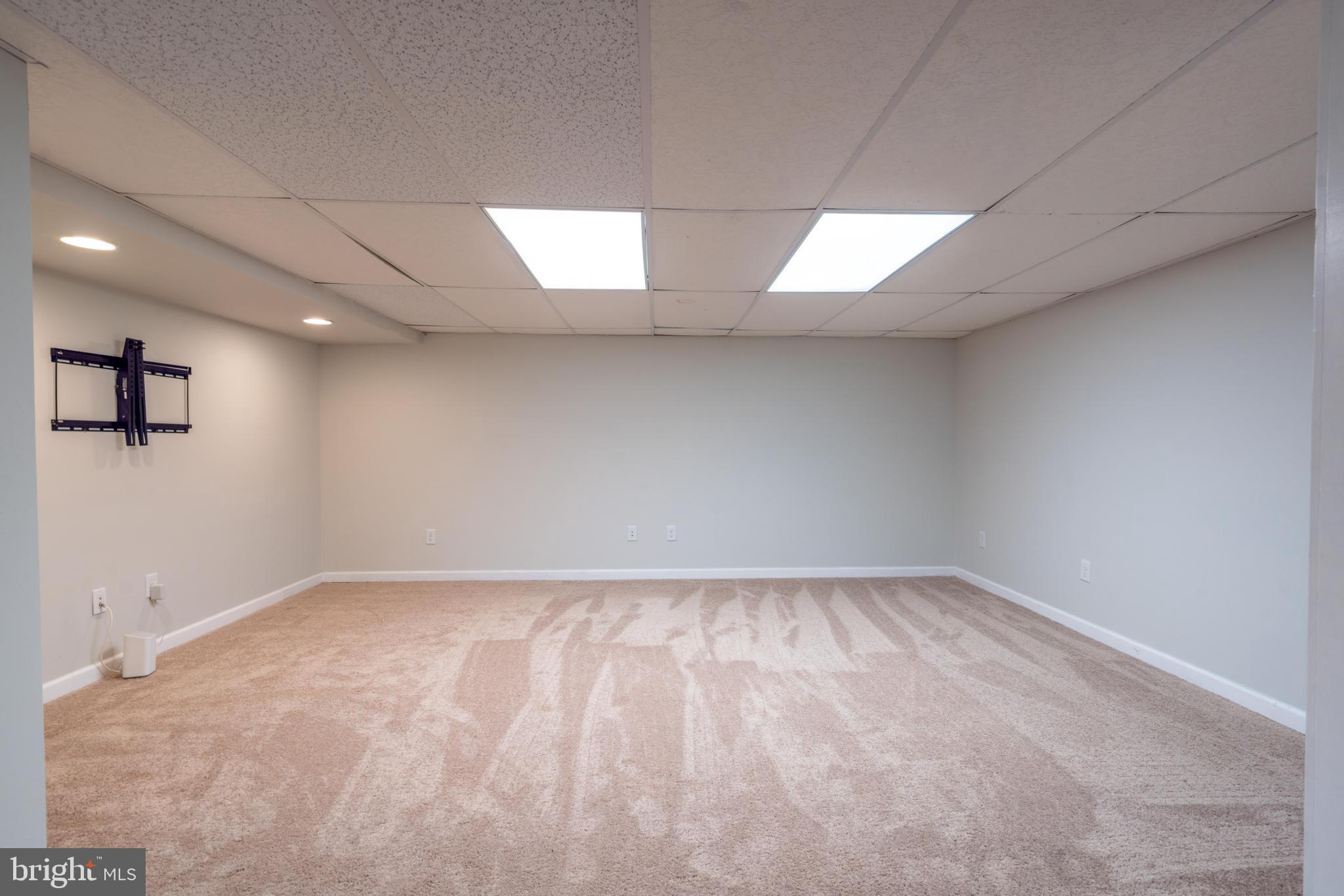 MEADOWBROOK - Residential