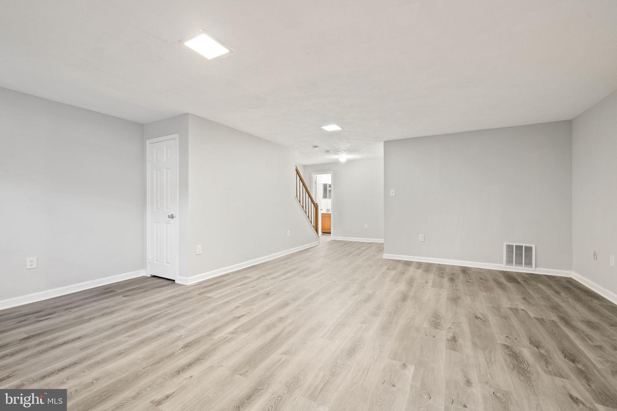 CAROLINE OAKS - Residential