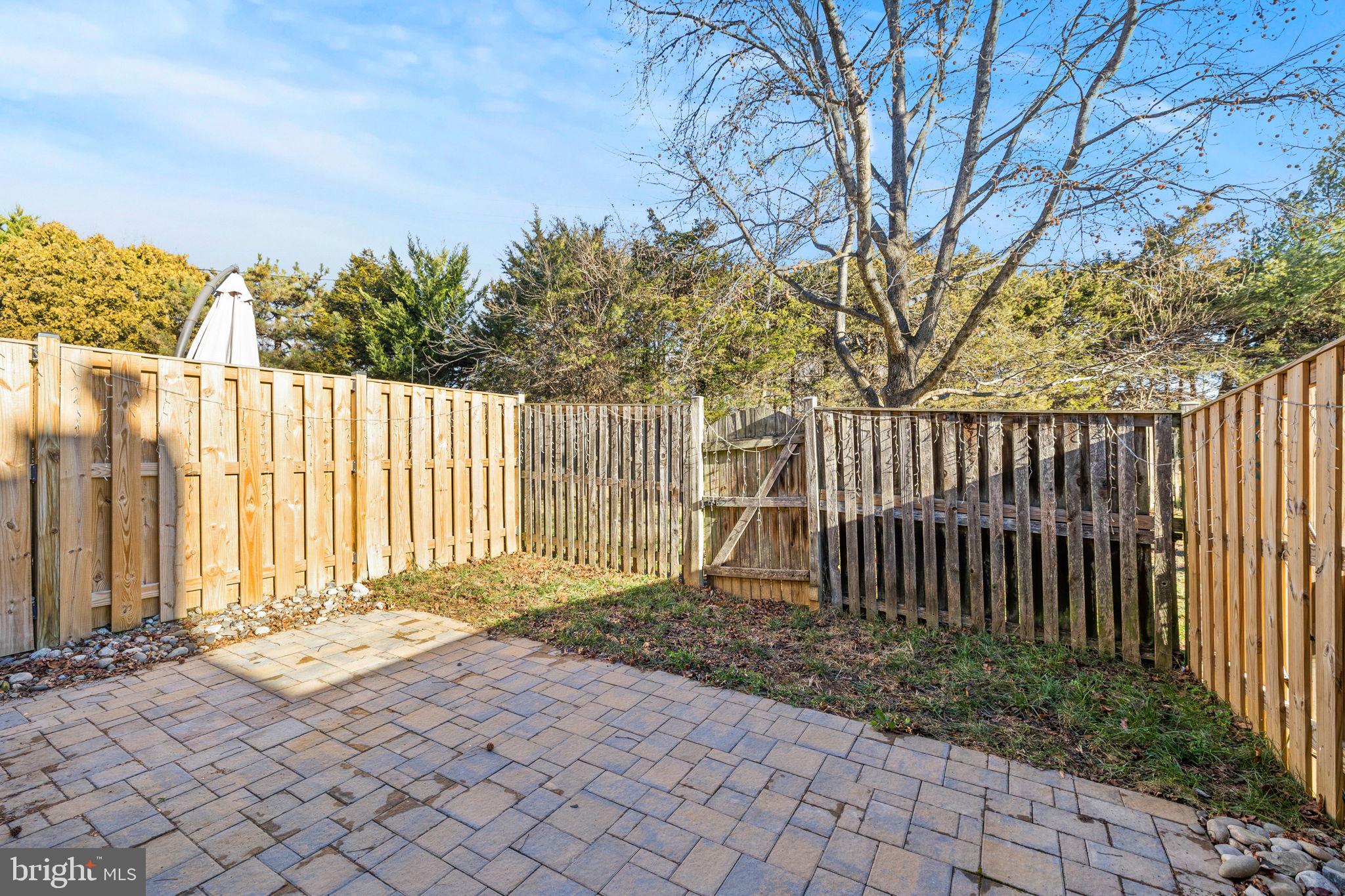 CAROLINE OAKS - Residential