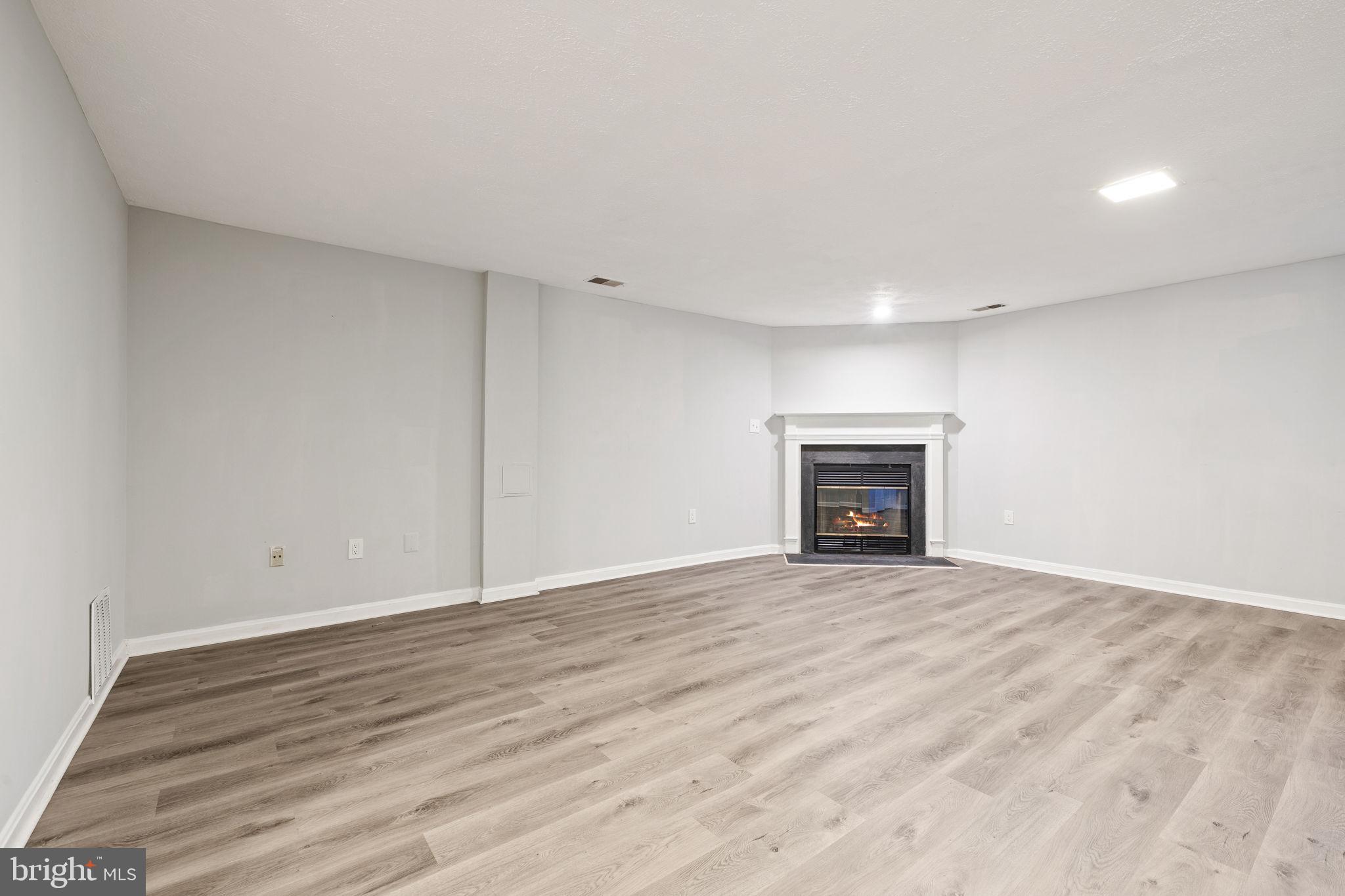 CAROLINE OAKS - Residential