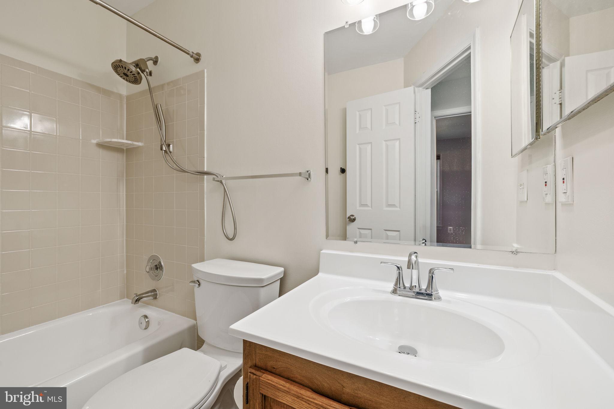 CAROLINE OAKS - Residential