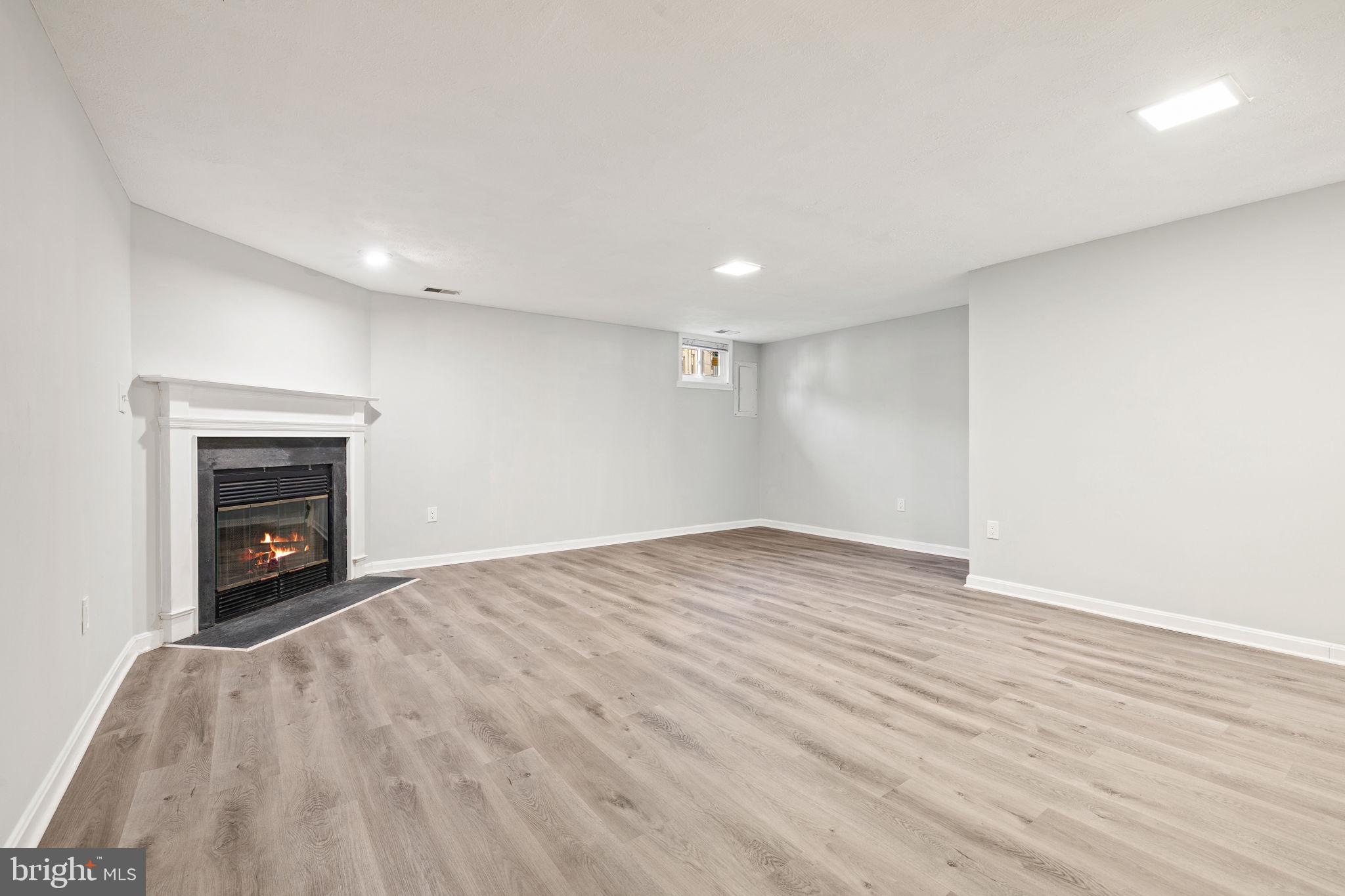 CAROLINE OAKS - Residential