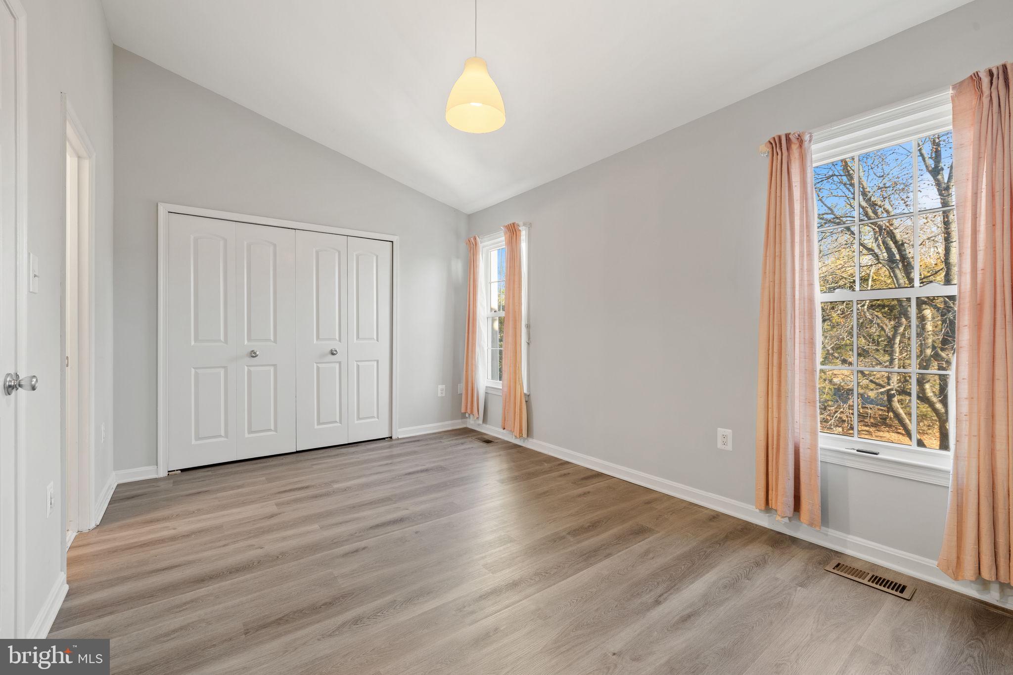 CAROLINE OAKS - Residential