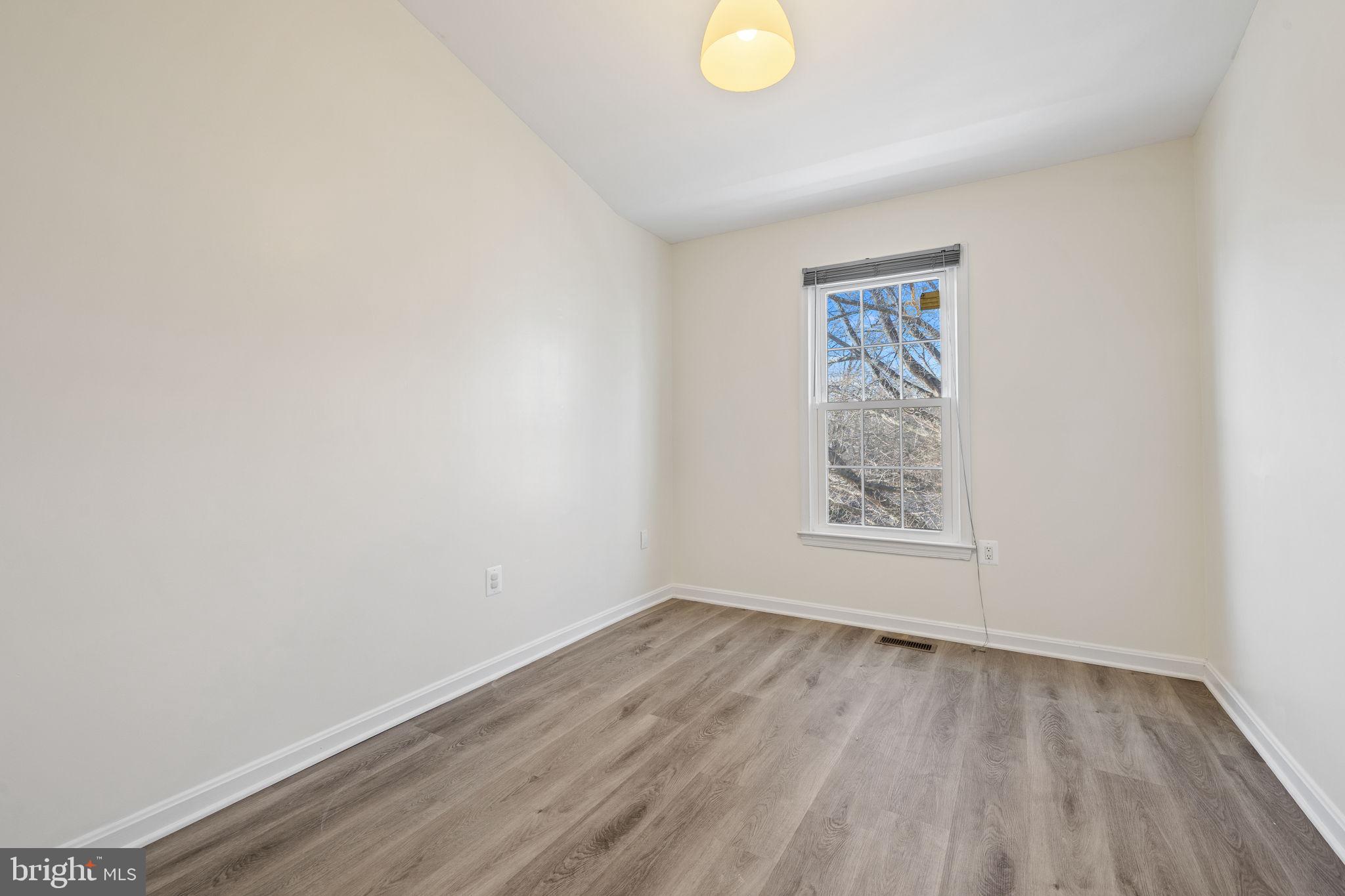 CAROLINE OAKS - Residential