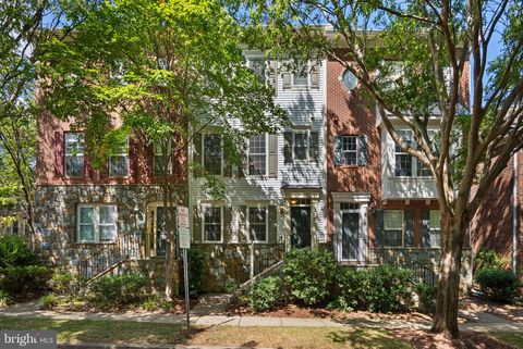 Photo of 215 Poplar Spring Road, ROCKVILLE, MD 20850 (MLS # MDMC2197798)