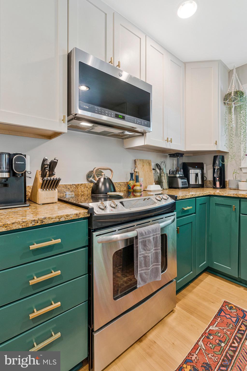 STOCKBRIDGE - Residential Lease