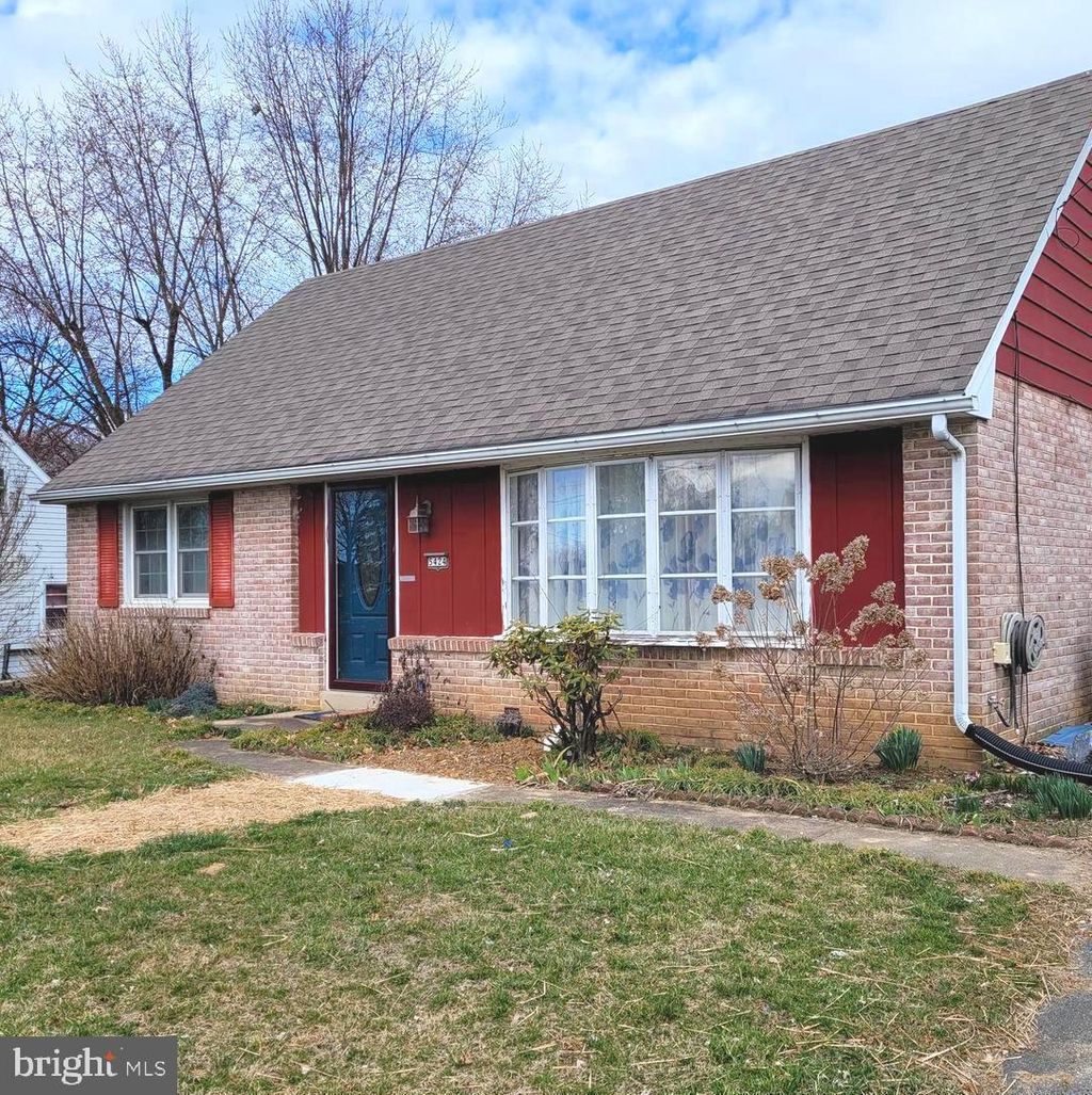 Photo of 5424 RAINBOW DR, EAST PETERSBURG, PA 17520 (MLS # PALA2031790)