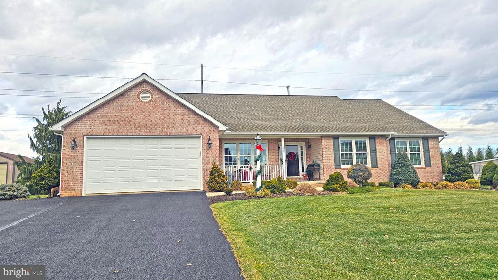 Photo of 25 Summer Breeze Lane, CHAMBERSBURG, PA 17202 (MLS # PAFL2031864)