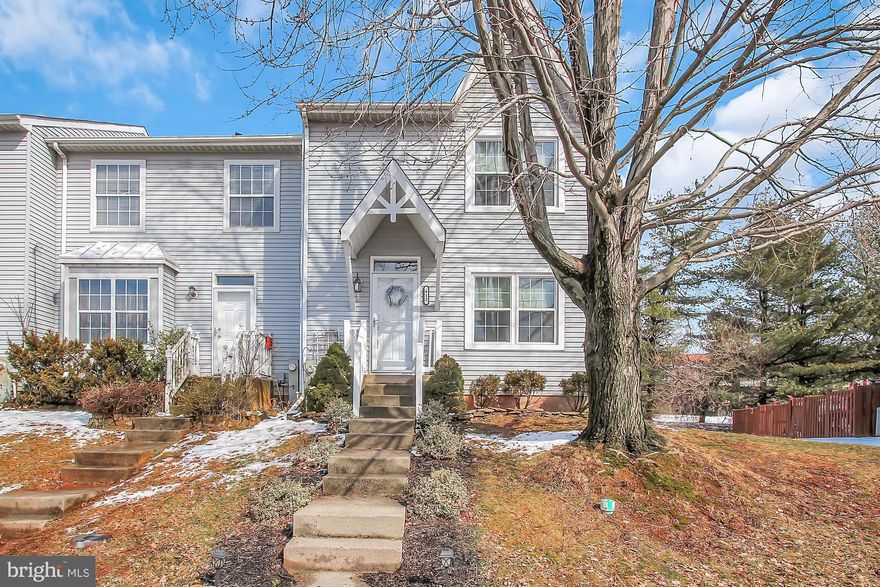 Conveniently located near great shopping, movies, restaurants and minutes to I95, this beautifully maintained home shows pride of ownership. Freshly painted in a soft neutral palette & new carpet. Living room overlooks the back yard with new (2010) slider to a large deck great for back yard BBQ's. Sunny,adorable kitchen features wainscoting  and plenty of table space. Spacious bedrooms with ample closet space & ceiling fans. Relax after a long day in the large soaking tub! Finished lower level great for a family room, rec space or "Man Cave" also has a half bath. All of this located on a private circle with large park space! Open Sunday, February 24 from 1-3pm