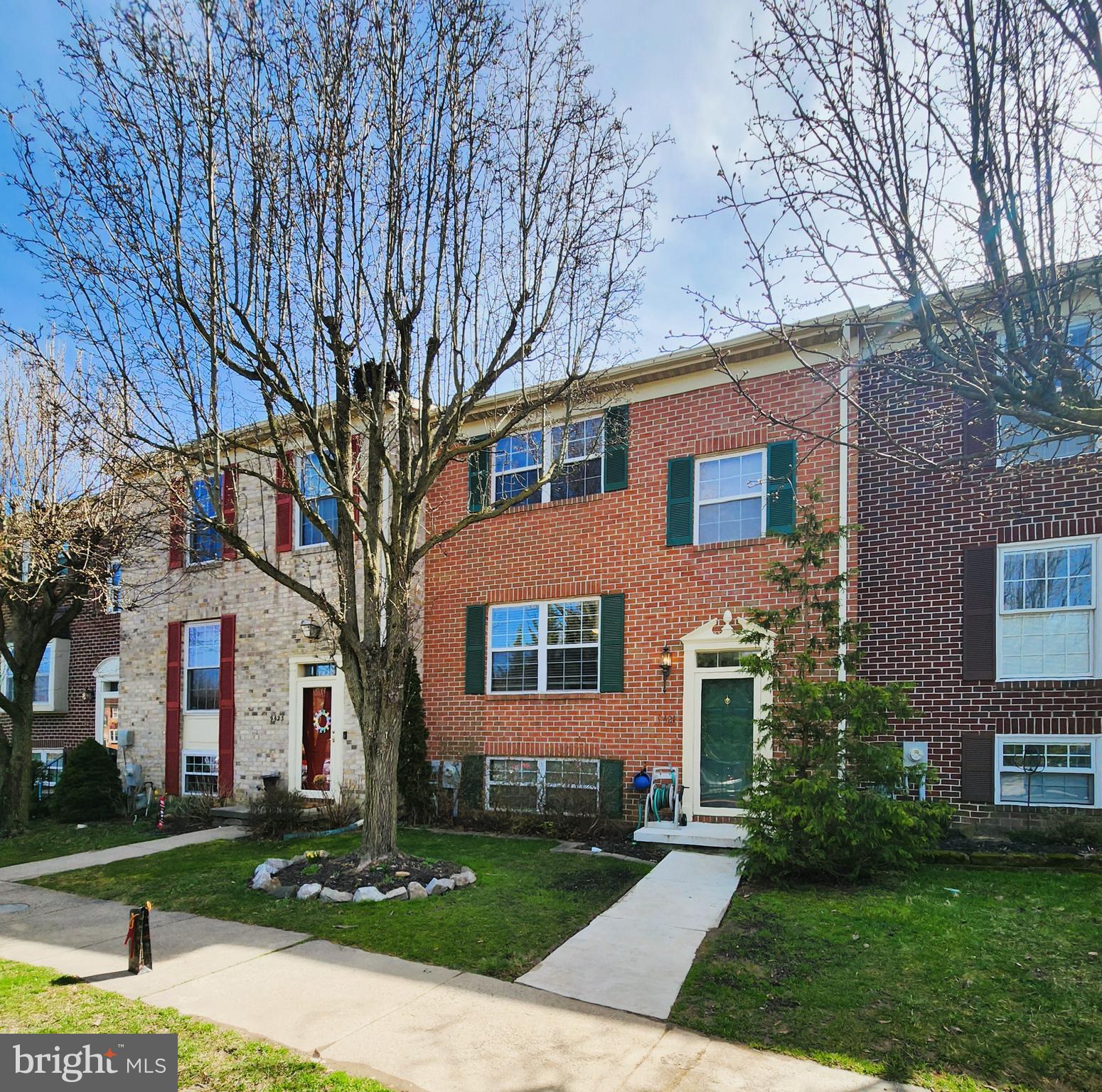 HINES ESTATES - Residential Lease