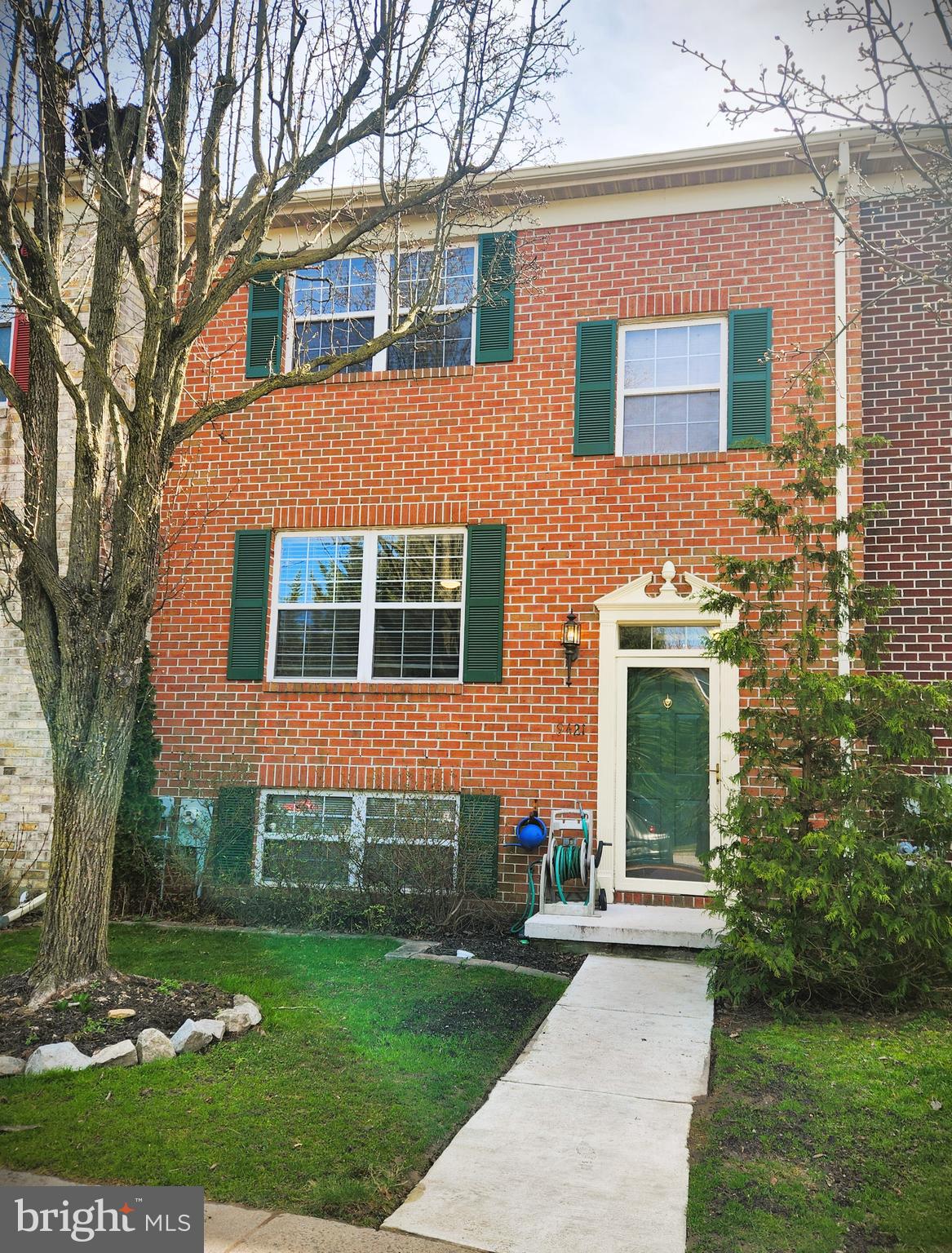 HINES ESTATES - Residential Lease