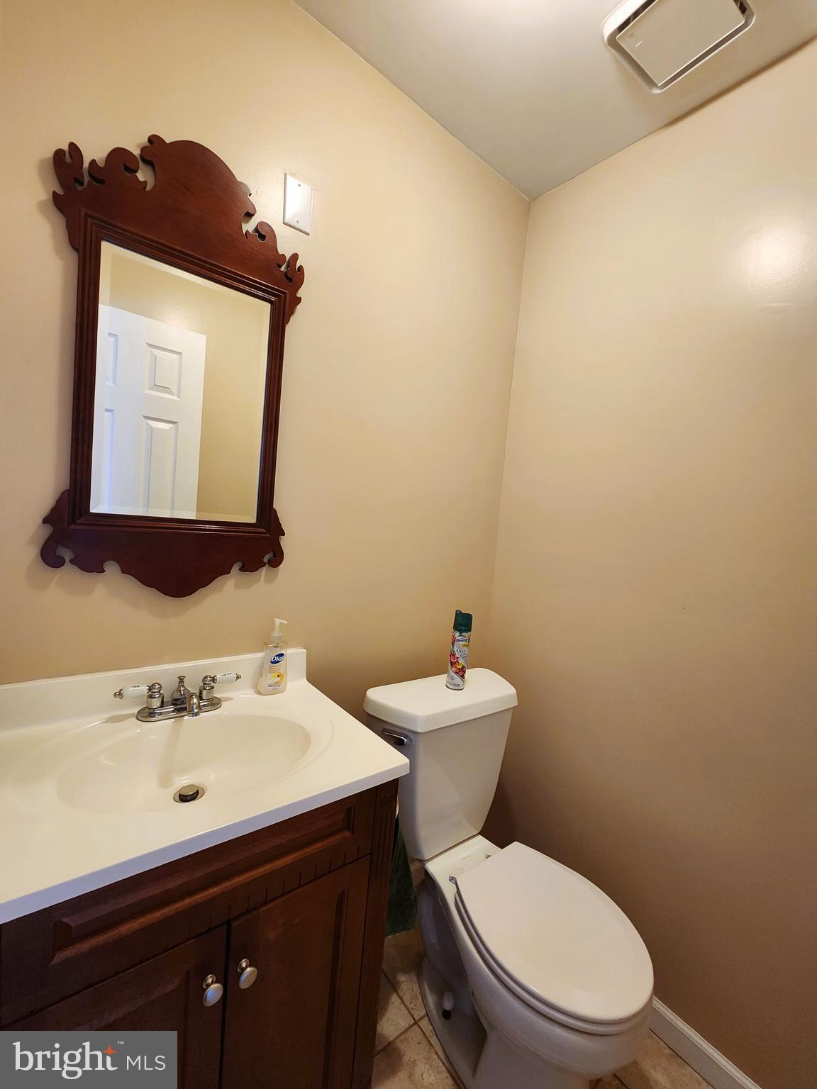 HINES ESTATES - Residential Lease