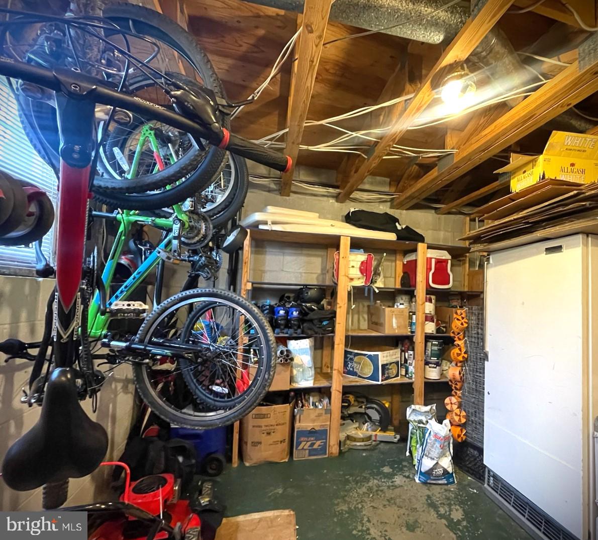 HINES ESTATES - Residential Lease