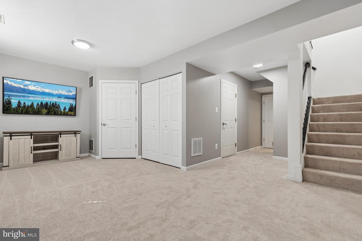 SOUTH RIDING - Residential