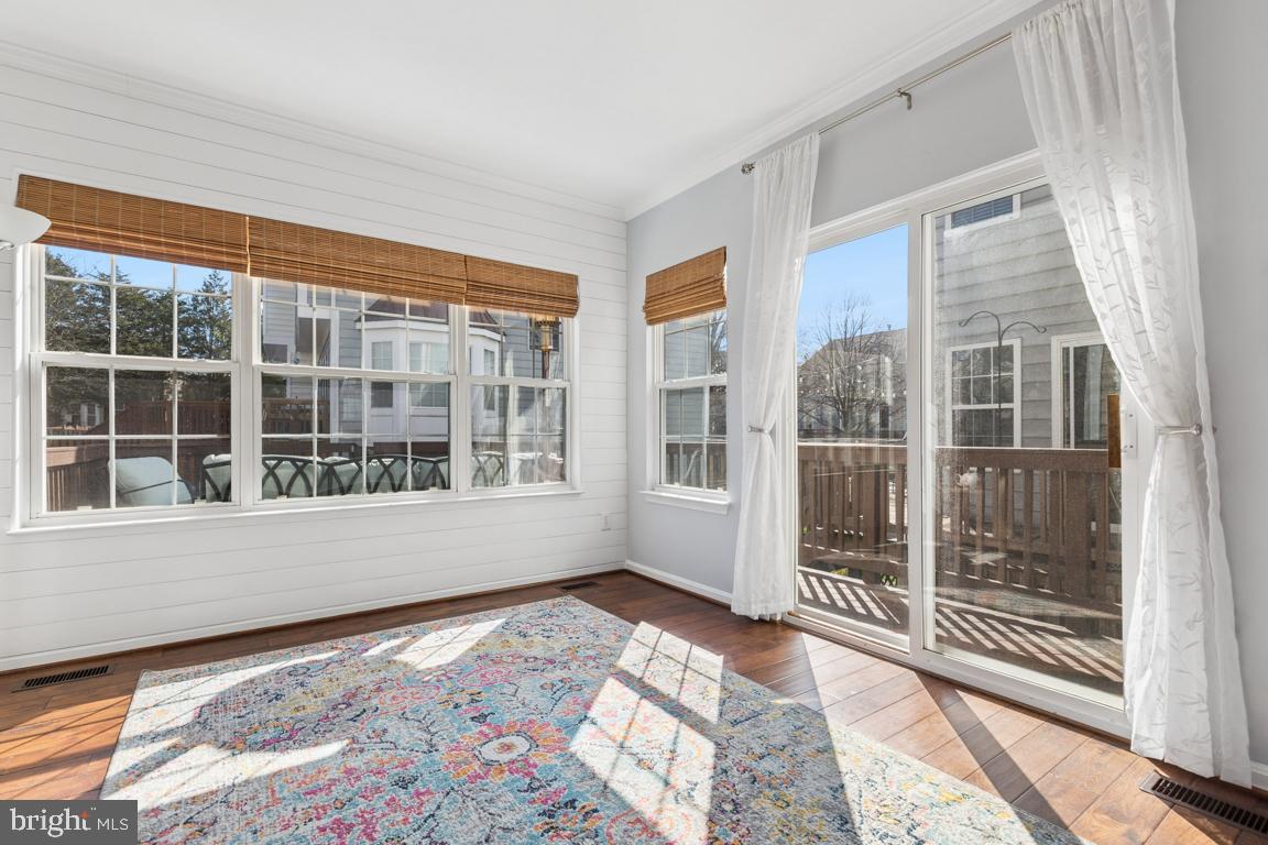 SOUTH RIDING - Residential