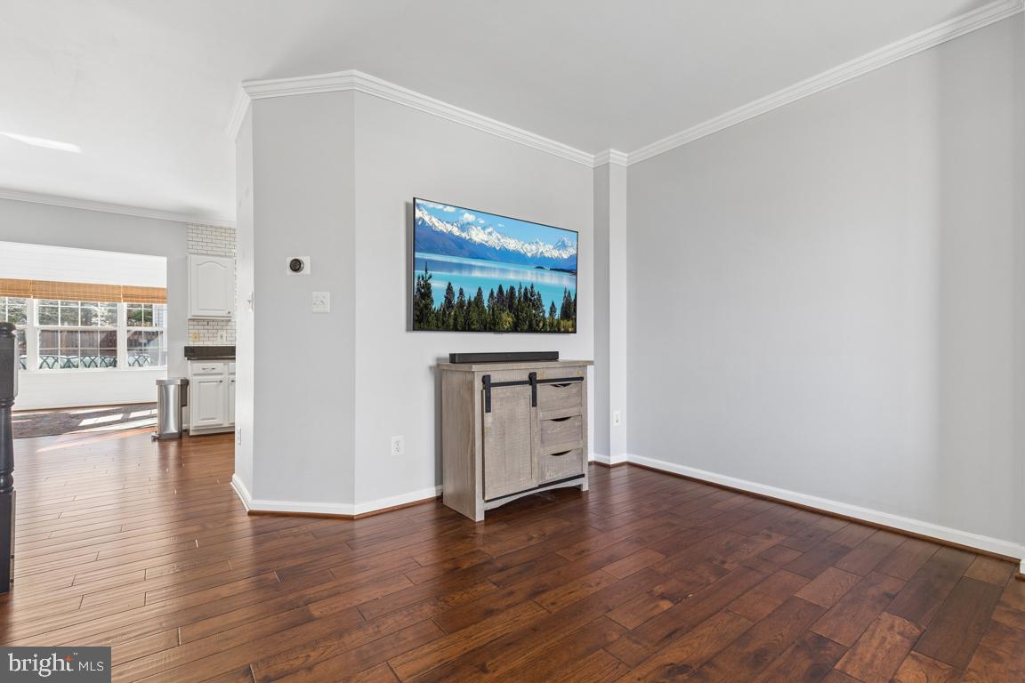 SOUTH RIDING - Residential