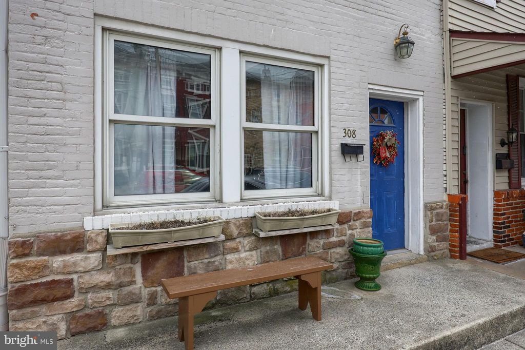 Photo of 308 Cherry Street, COLUMBIA, PA 17512 (MLS # PALA2064640)