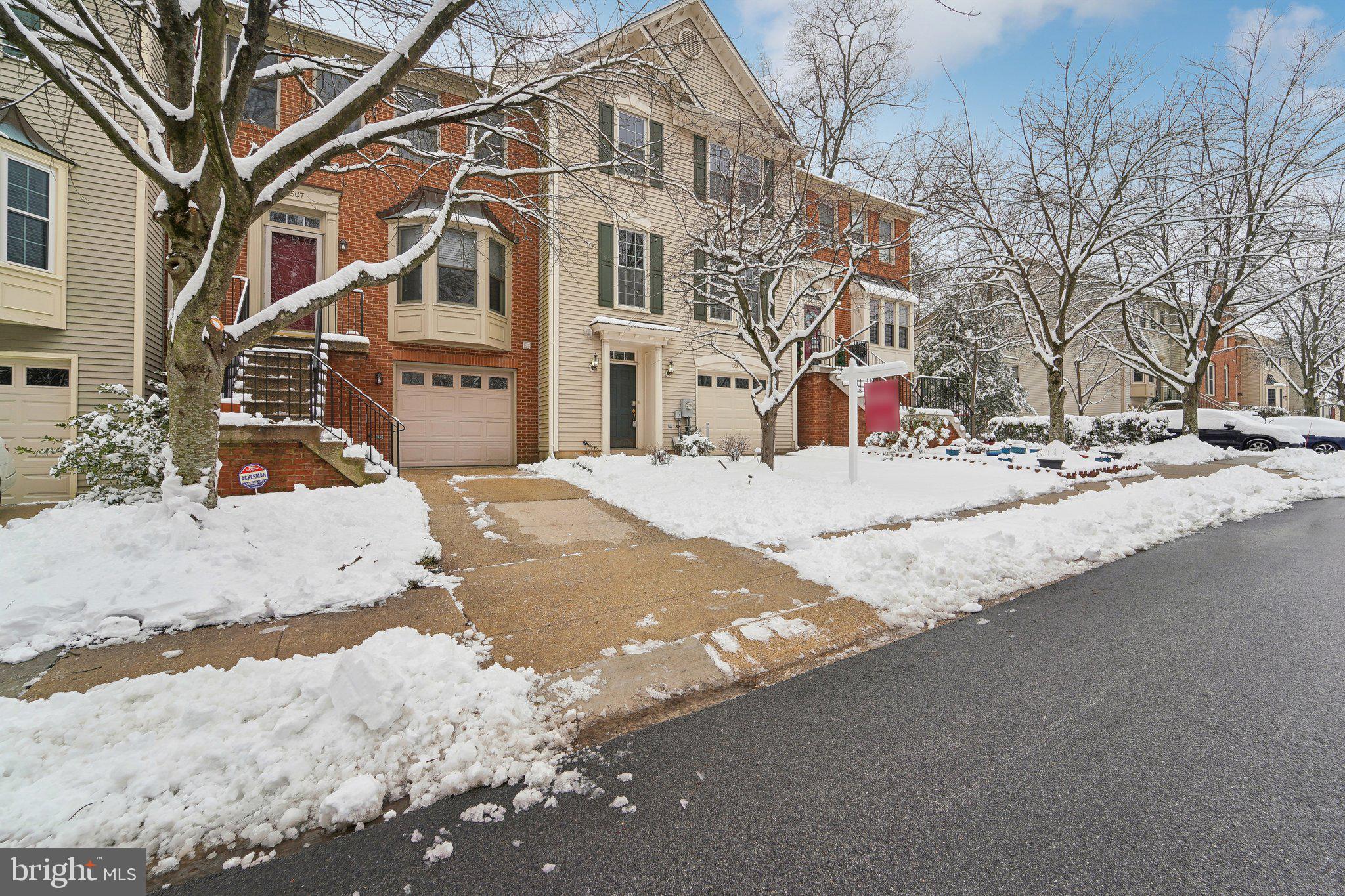 RUSSETT - Residential