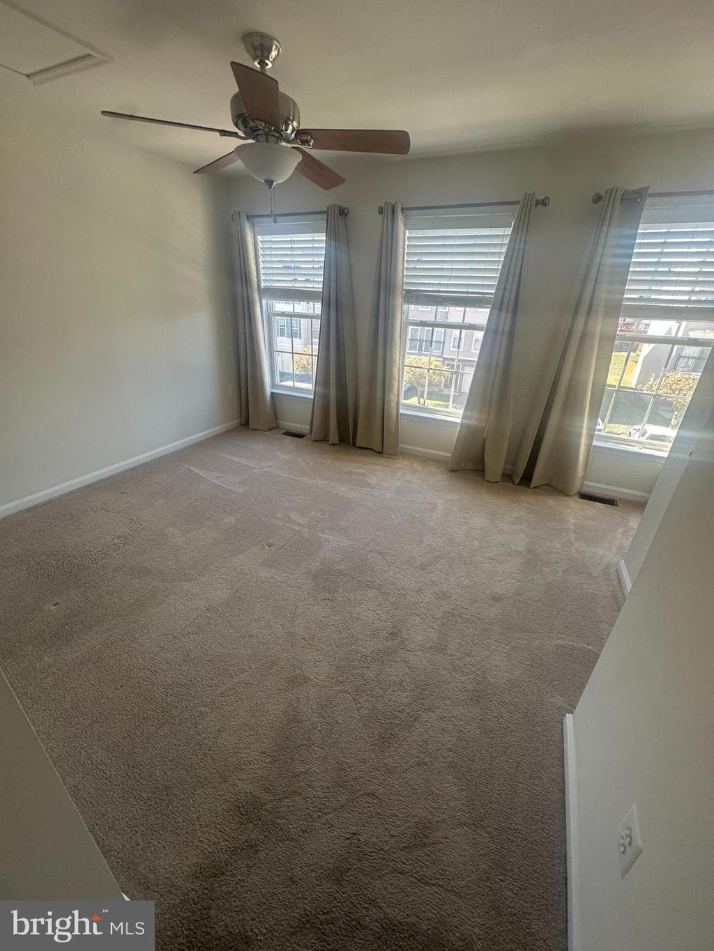 Photo of 15715 John Diskin Circle, WOODBRIDGE, VA 22191 (MLS # VAPW2106716)