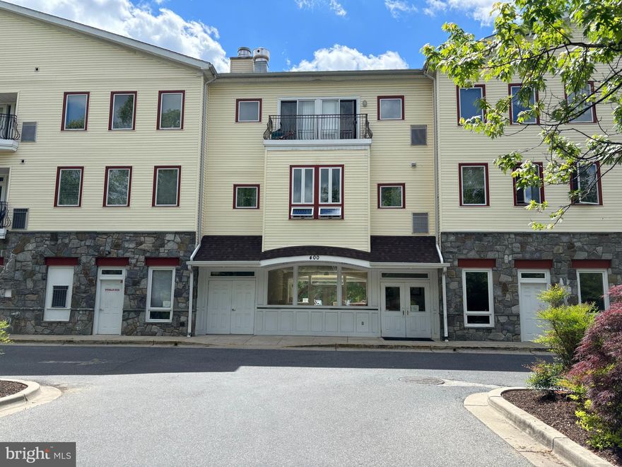 Welcome to 400 Renfro Dr #209! This spacious 2-bedroom, 2-full-bath condo offers comfort, convenience, and style. Featuring 9-foot ceilings and fresh paint throughout, the home boasts easy-care laminate flooring and a walk-in closet in the primary bedroom. Located in a secure building with an elevator for added ease. Just minutes from shopping, dining, and major commuter routes including 10, 2, 100, and 695. Move-in ready and waiting for you to call it home!