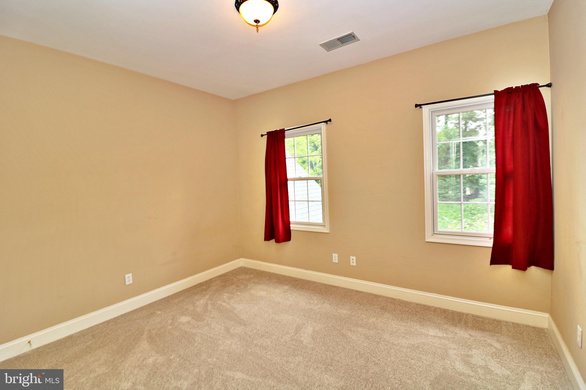 FERNBANK - Residential