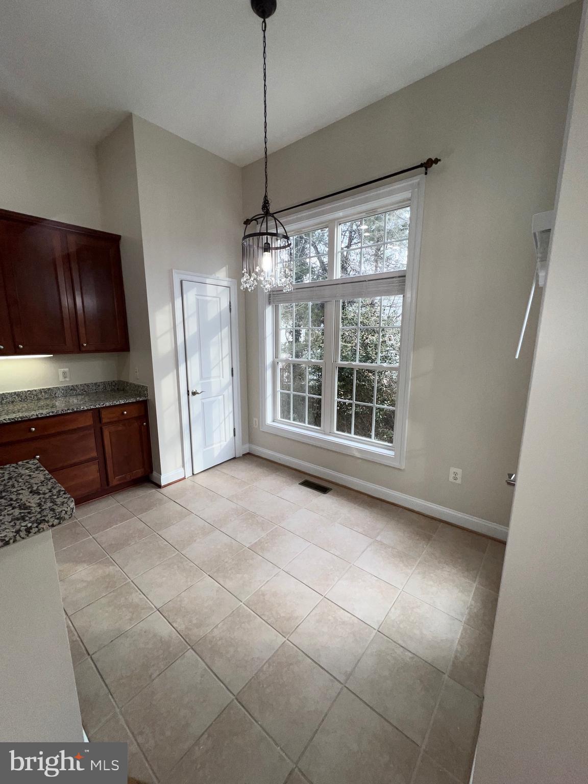 MEADOW BROOK COVE - Residential Lease