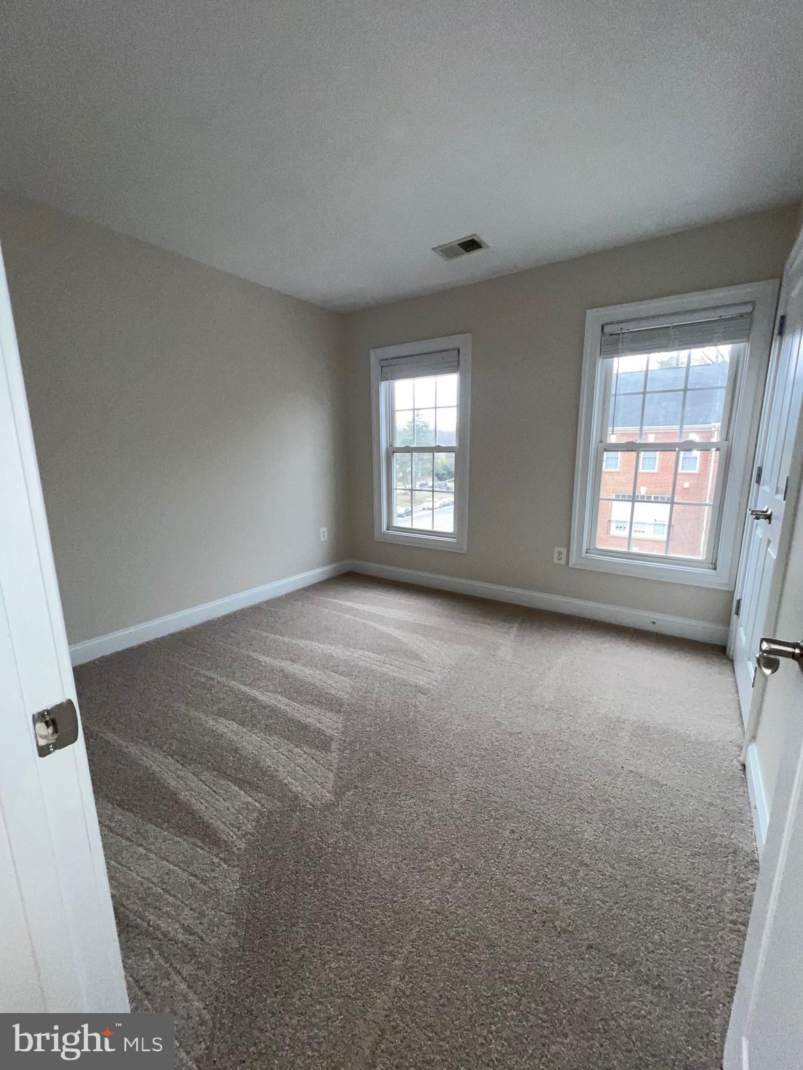 MEADOW BROOK COVE - Residential Lease