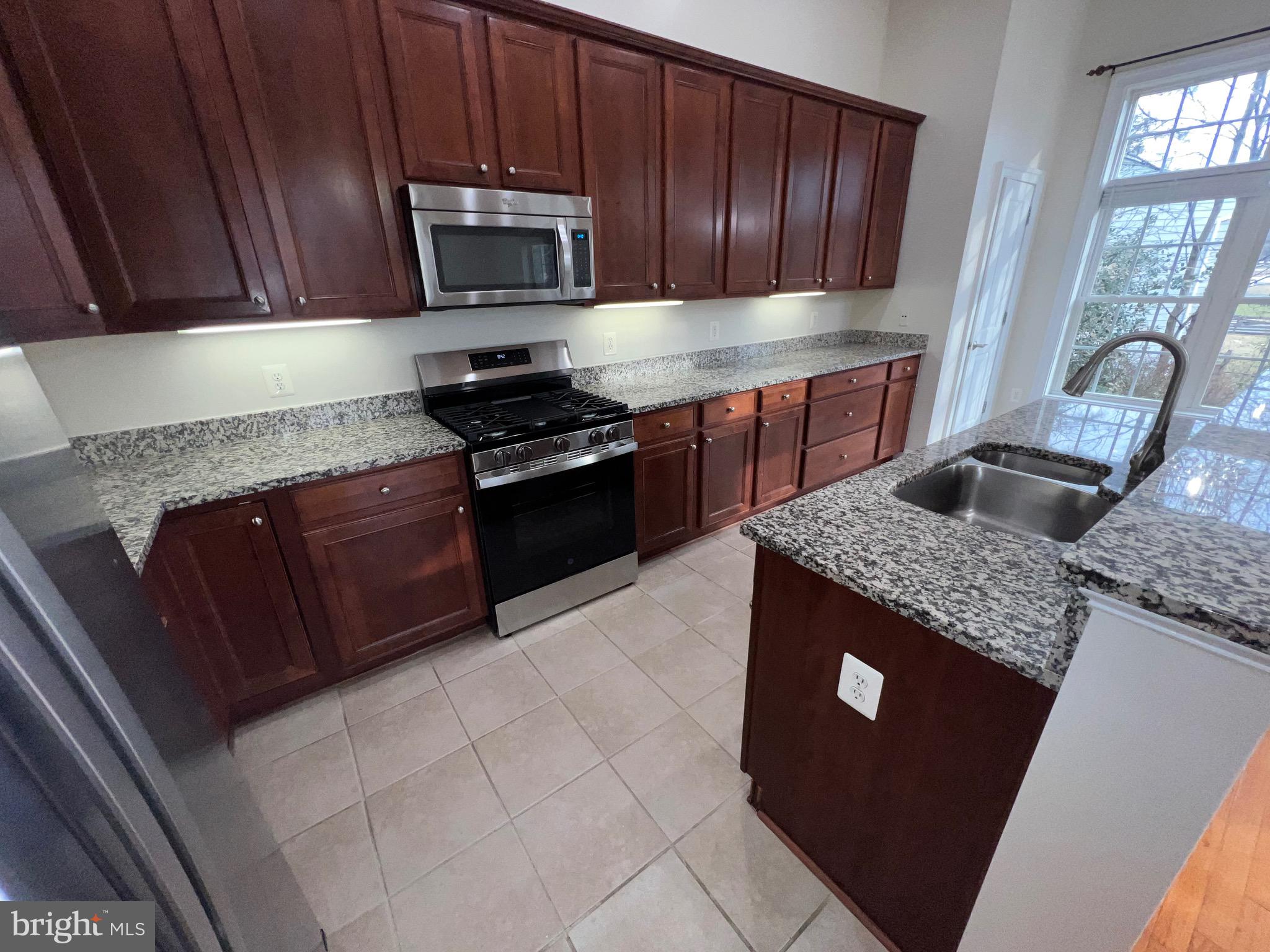 MEADOW BROOK COVE - Residential Lease