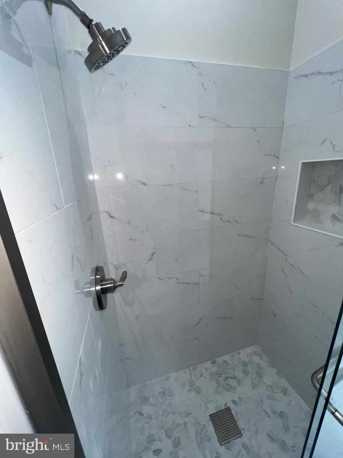 MEADOW BROOK COVE - Residential Lease