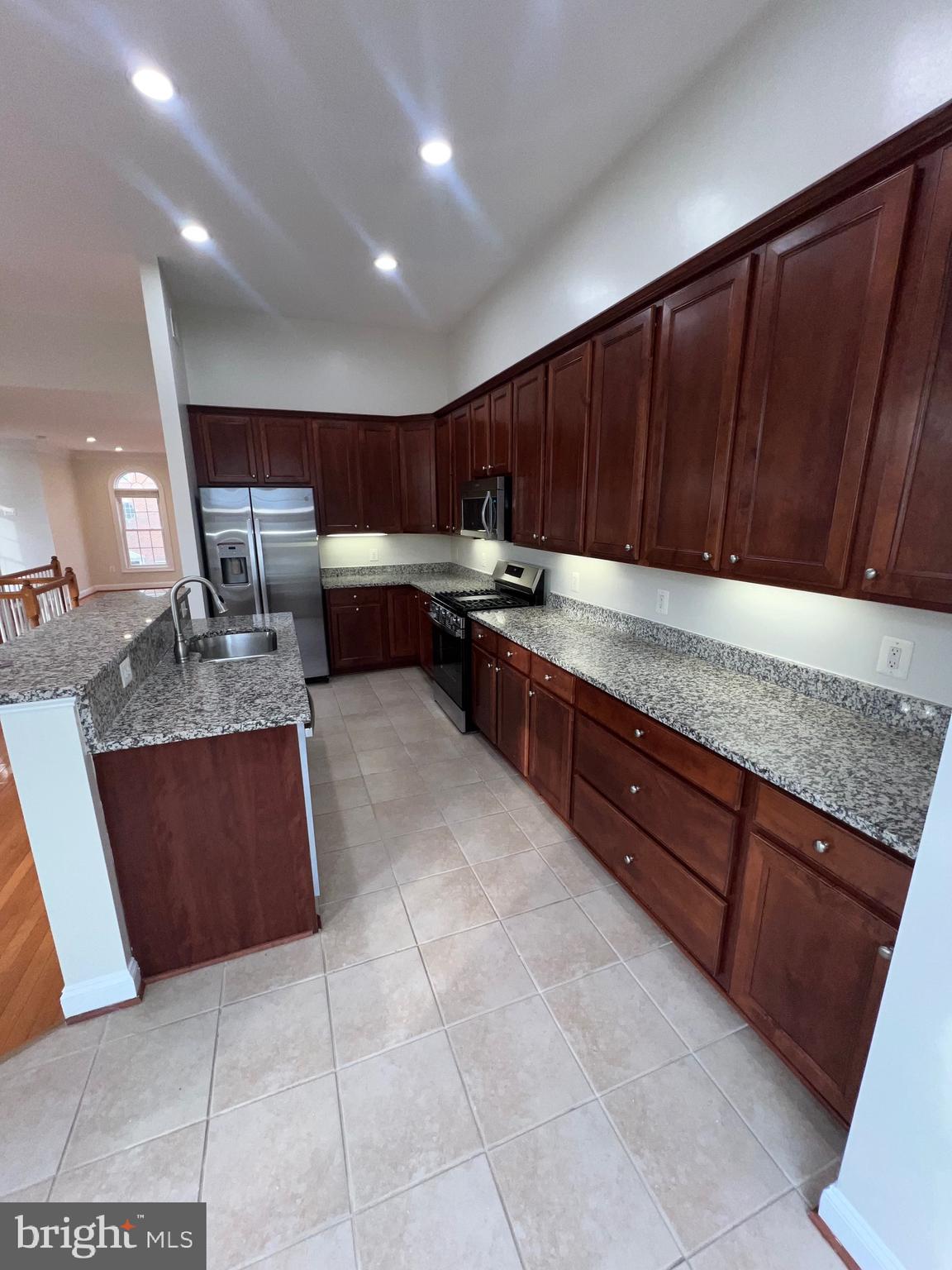 MEADOW BROOK COVE - Residential Lease