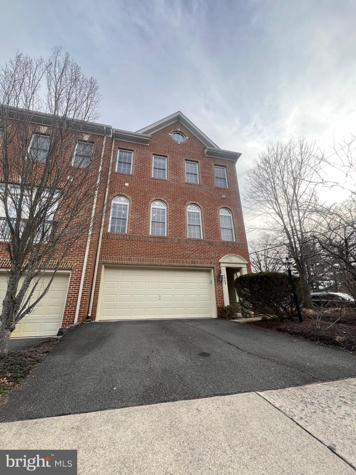 MEADOW BROOK COVE - Residential Lease