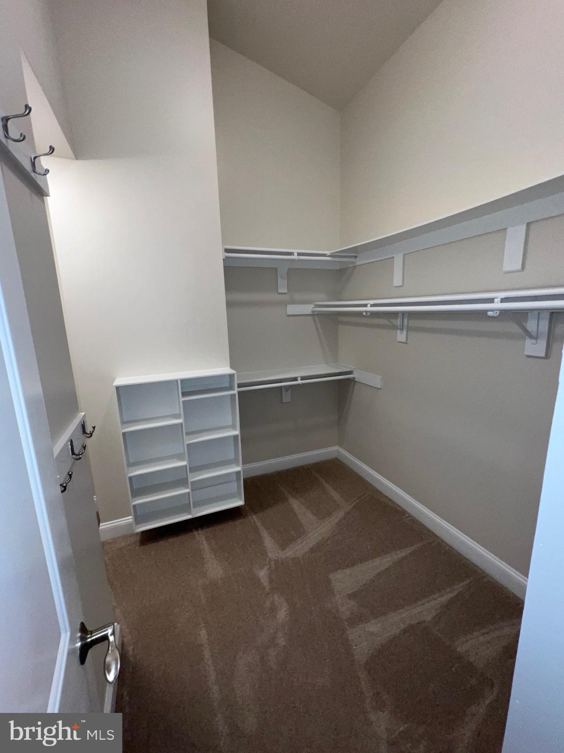 MEADOW BROOK COVE - Residential Lease