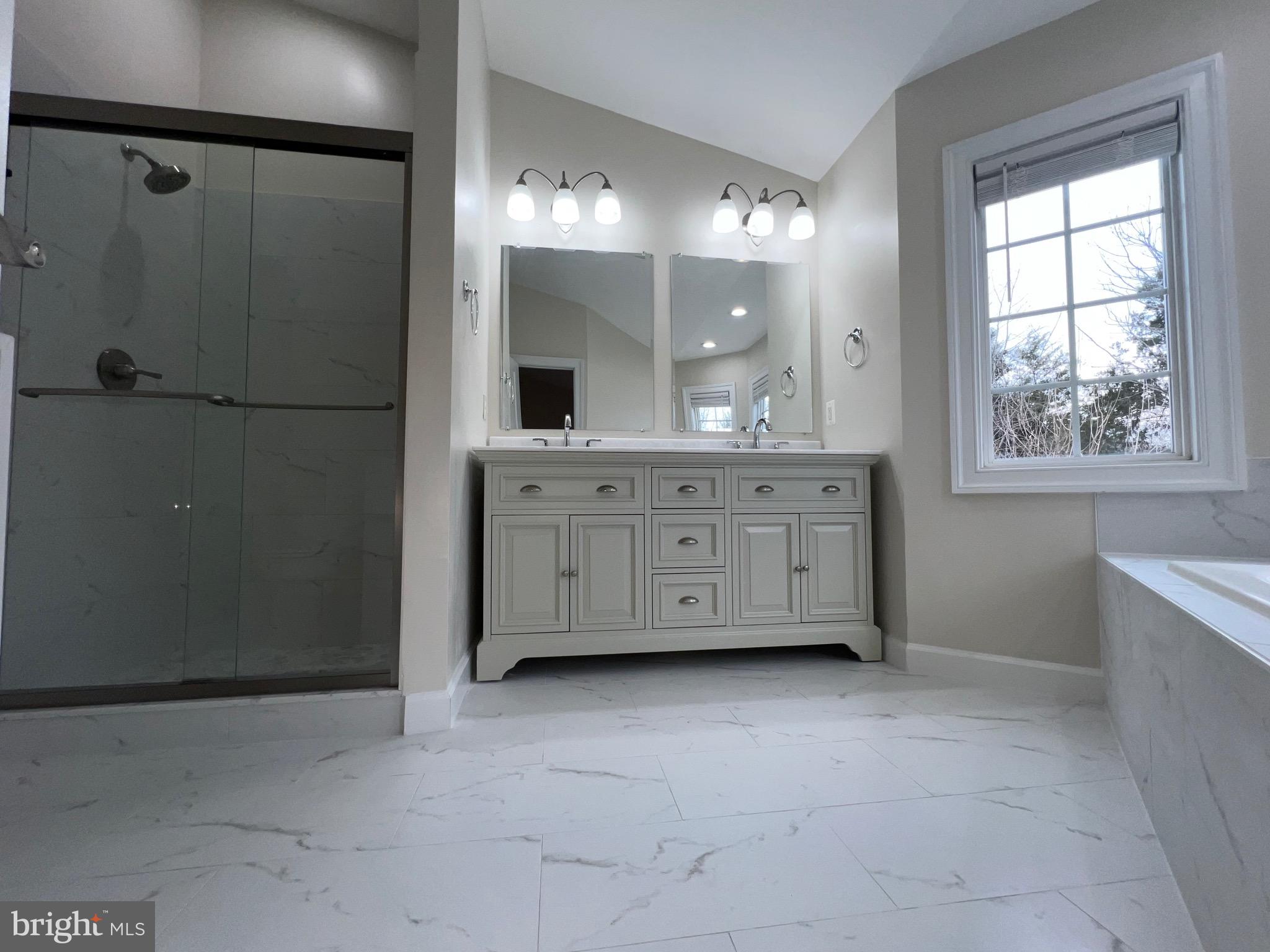 MEADOW BROOK COVE - Residential Lease