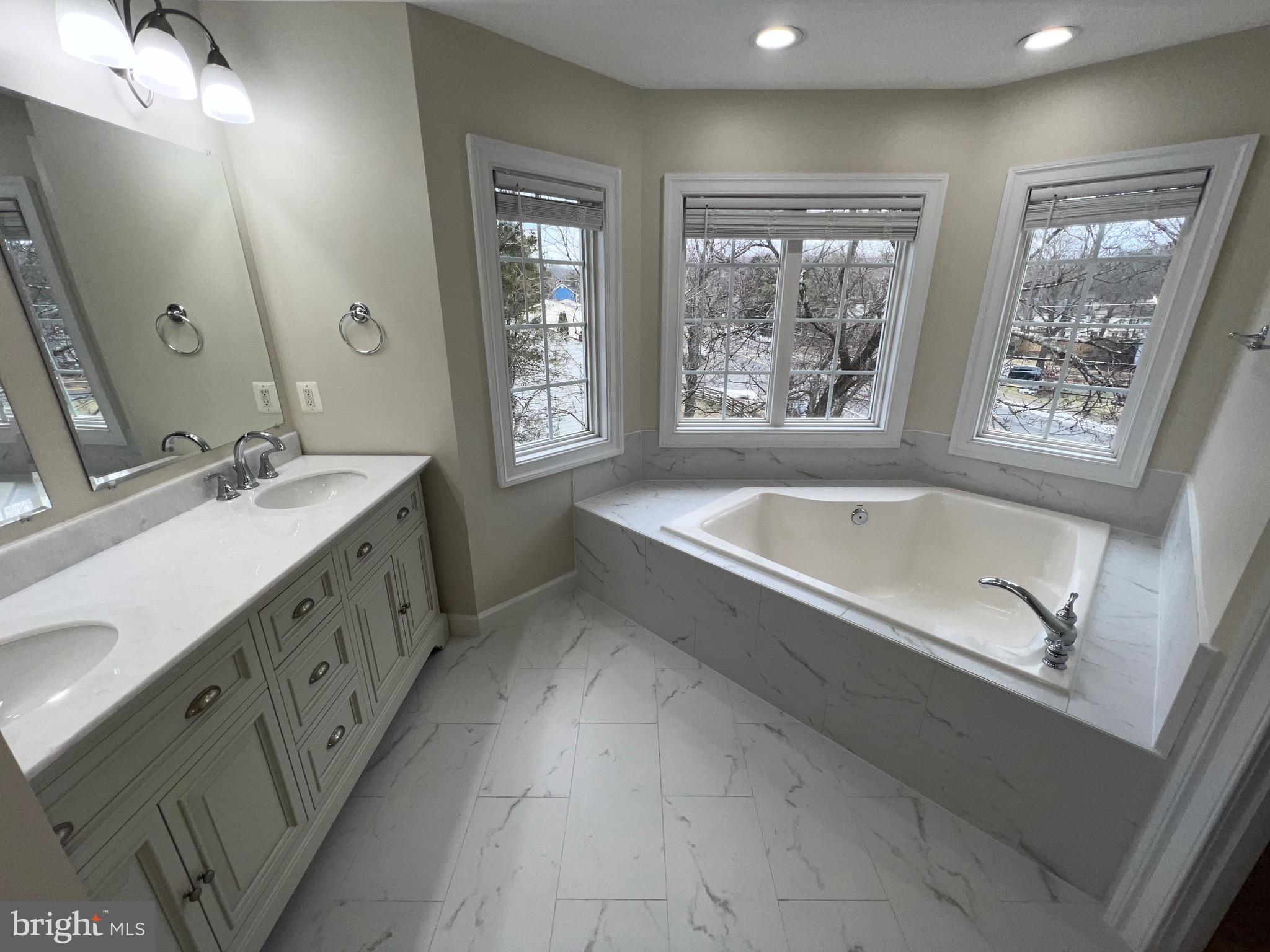 MEADOW BROOK COVE - Residential Lease