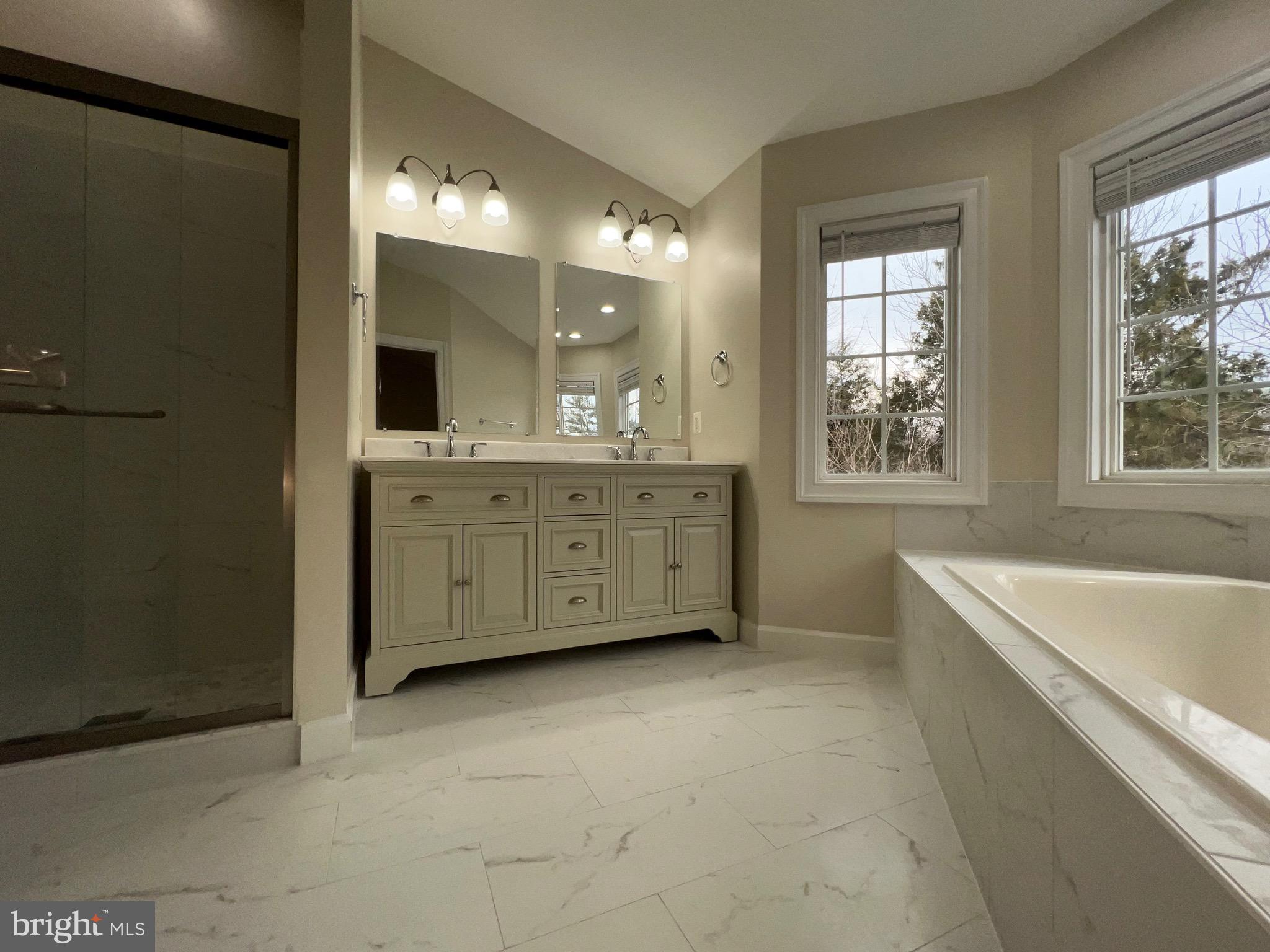 MEADOW BROOK COVE - Residential Lease