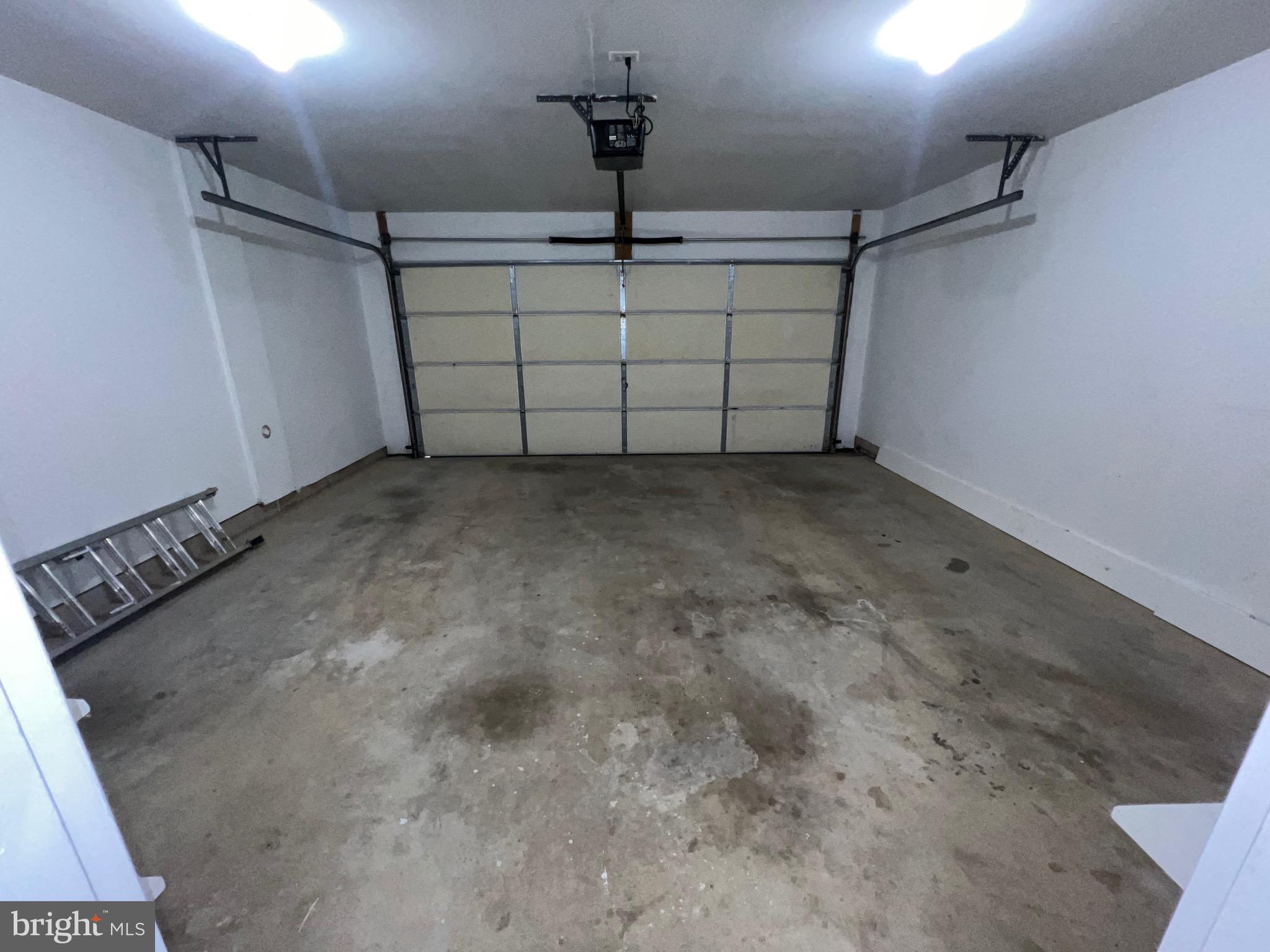 MEADOW BROOK COVE - Residential Lease