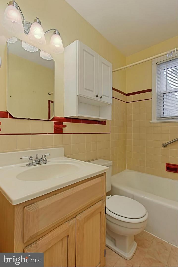 GROVE AVENUE - Residential Lease