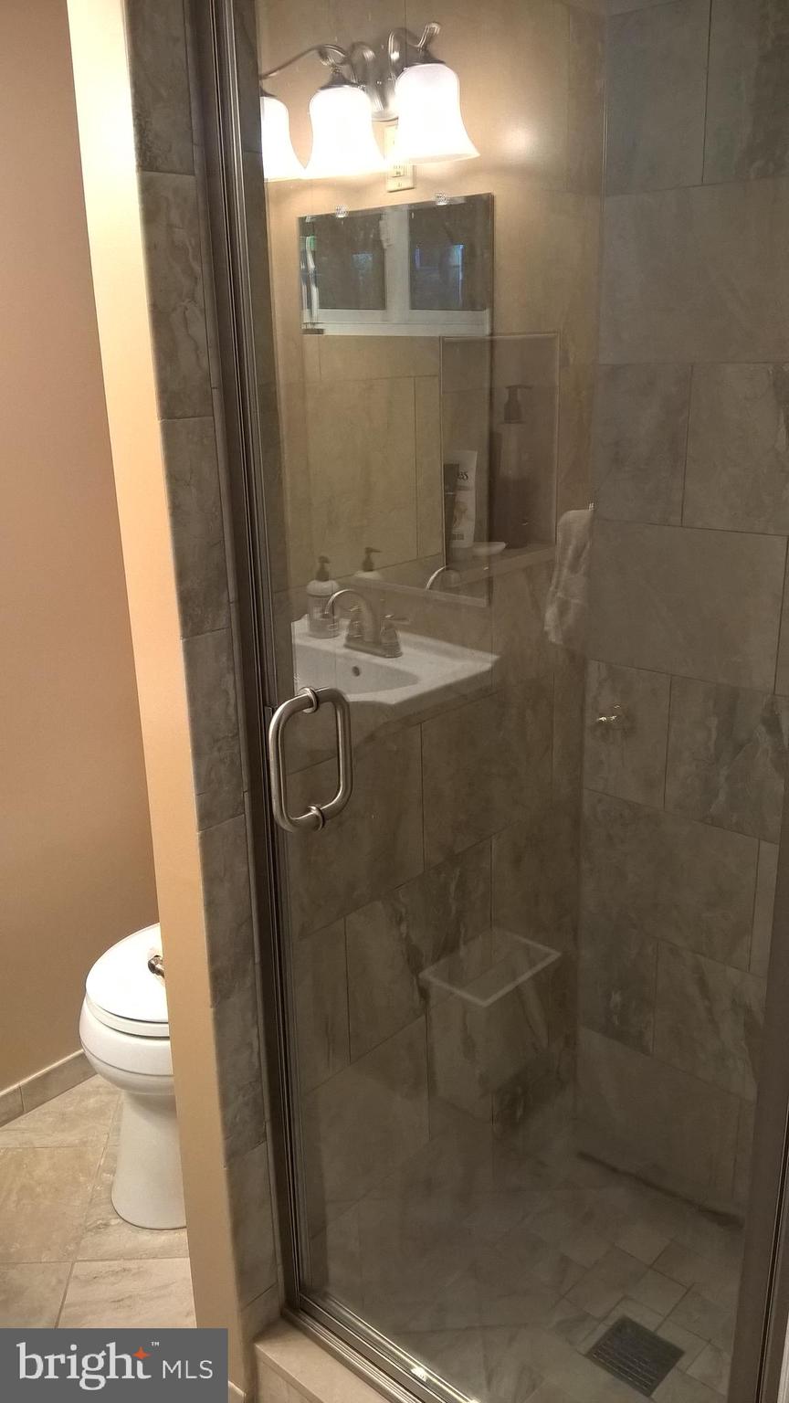 GROVE AVENUE - Residential Lease