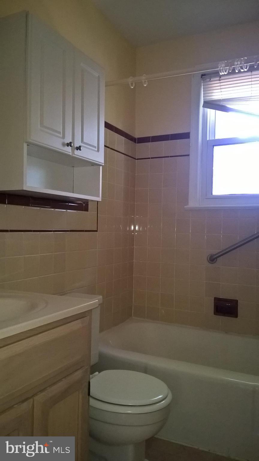 GROVE AVENUE - Residential Lease