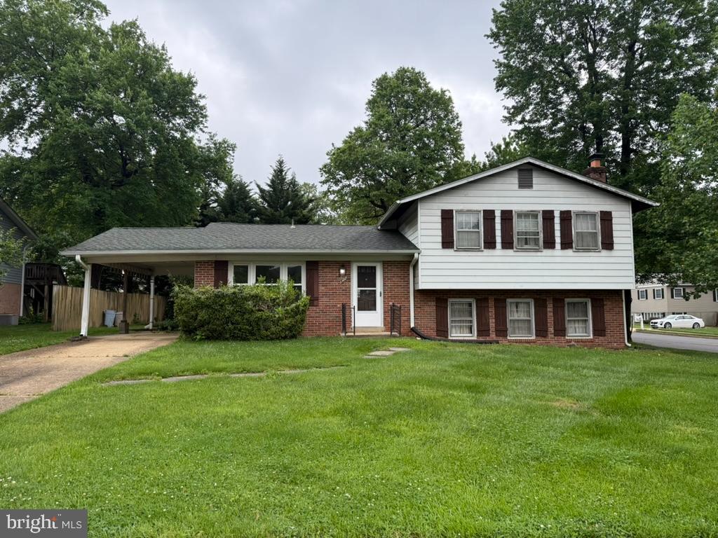 900 CAROLE COURT SE