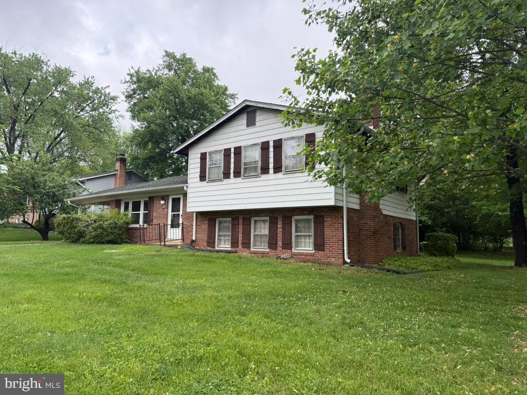 900 CAROLE COURT SE