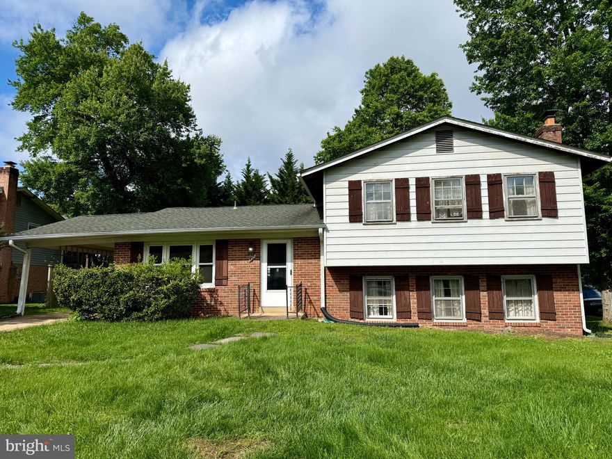 Prime 0.24-Acre Corner Lot in Sought-After Vienna Location
Incredible opportunity to own a private, premium corner lot on a cul de sac in the desirable Onondio neighborhood. Located in a quiet, well-established community with no HOA, surrounded by luxury homes—this 0.24-acre property is ideal for a renovation or build your custom dream home. The home being sold "as is," offers 4 BRs (each with ceiling fan and ample closet space), 2.5 BAs, wall of built-ins, Rec Rm with fireplace, walk-out lower level, connected to gas, HVAC replaced 2022, and flat lot. Perfectly positioned between Tysons Corner and downtown Vienna, this home offers a tranquil suburban setting with walkability to everything Vienna has to offer—charming shops and restaurants along Church Street, the Vienna Community Center, the W&OD Trail, Cunningham Park, and the Westwood Country Club. Vienna is an active community offering concerts, local farmers markets, and events like Viva Vienna, Chillin’ on Church.
Commuters will love the convenience to I-66, I-495, Route 123, the Dulles Toll Road, and two nearby Metro stations (Orange & Silver Lines)—providing quick access to DC, Maryland, Tysons, Arlington, and both airports. The Vienna/Thoreau/Madison school pyramid service the community and consistently ranked among the best in Northern Virginia. Don’t pass up this rare find with incredible potential in one of Fairfax County’s most coveted neighborhoods. Welcome Home to Onondio in Vienna!