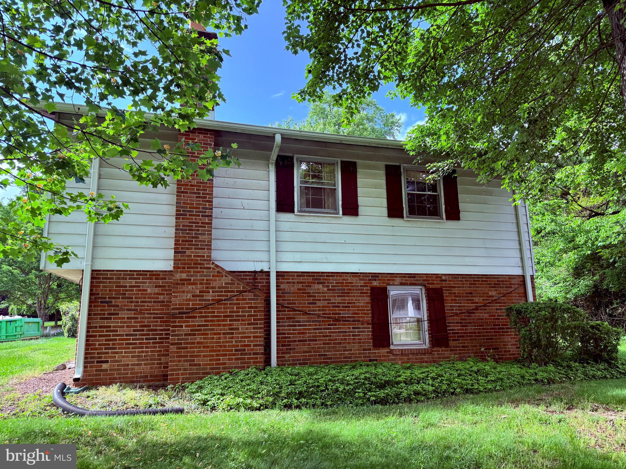 900 CAROLE COURT SE