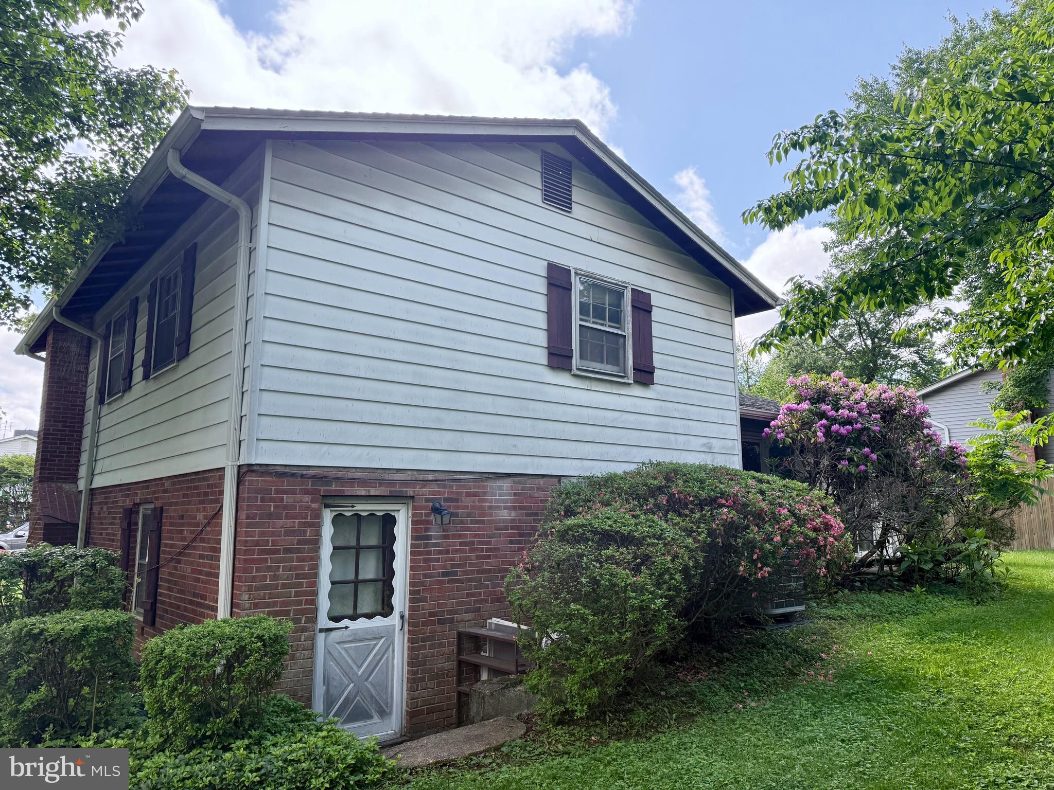 900 CAROLE COURT SE